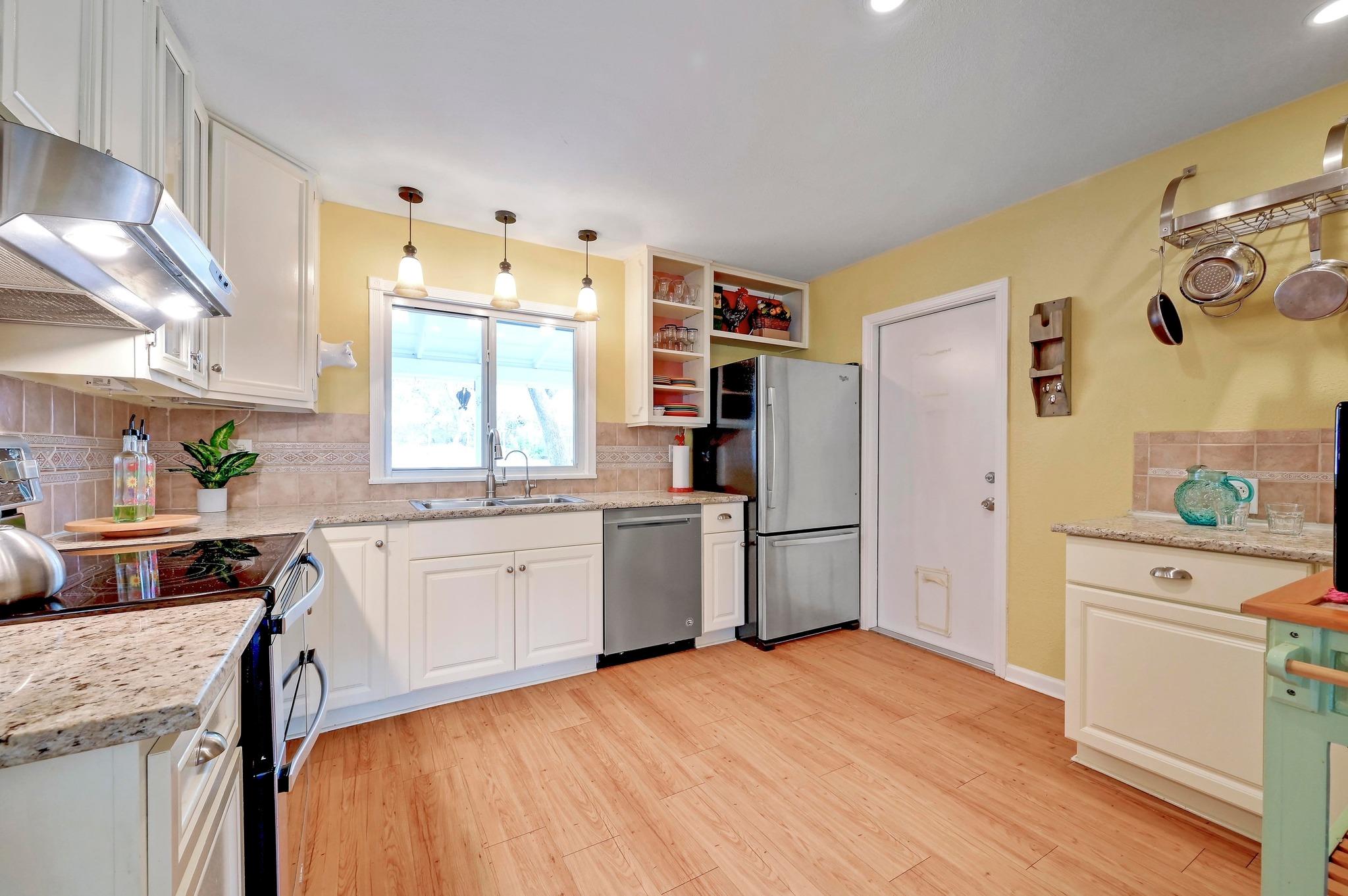 7 Pebblebrook Ln, Wimberley, TX 78676