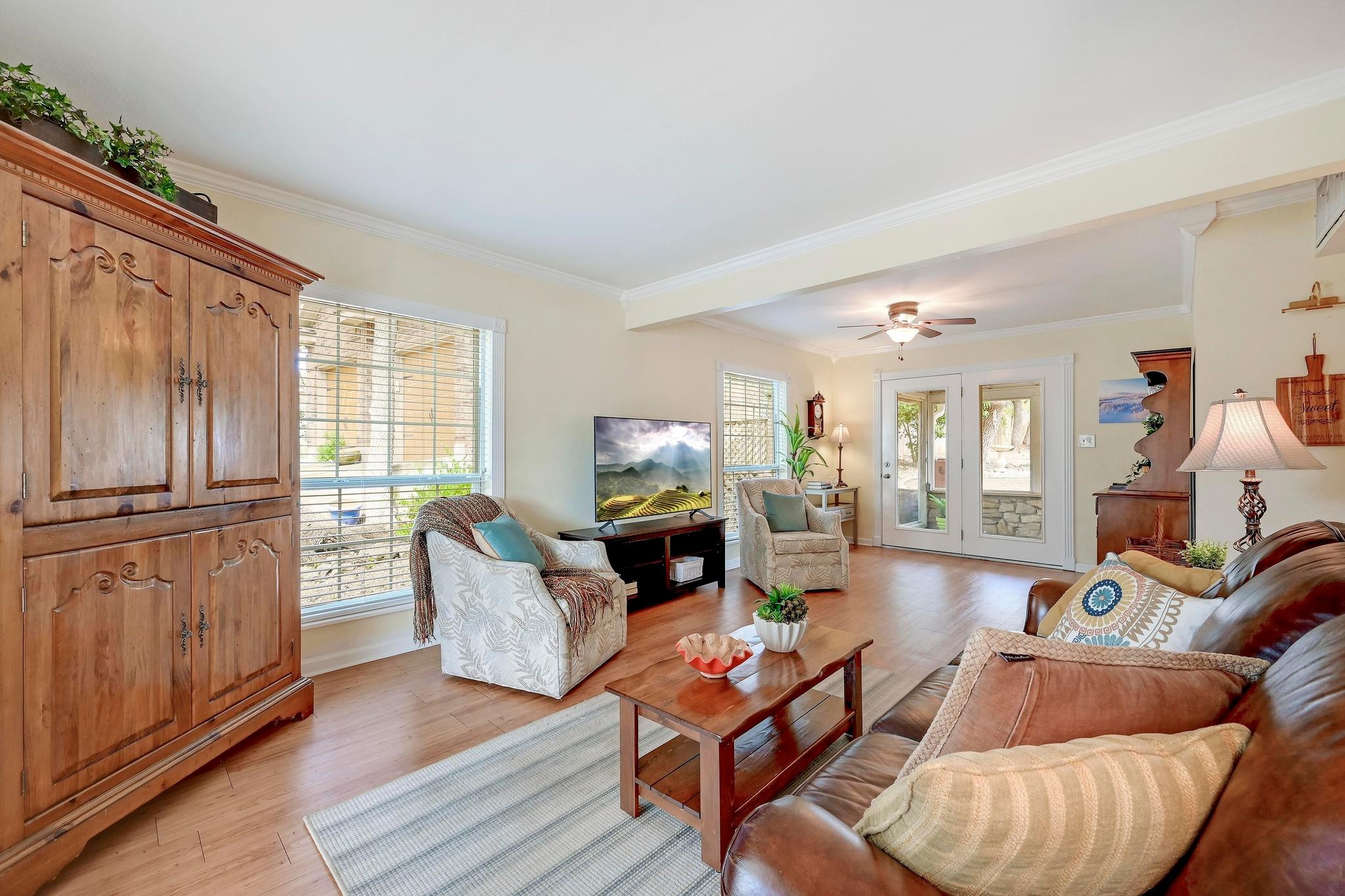 7 Pebblebrook Ln, Wimberley, TX 78676