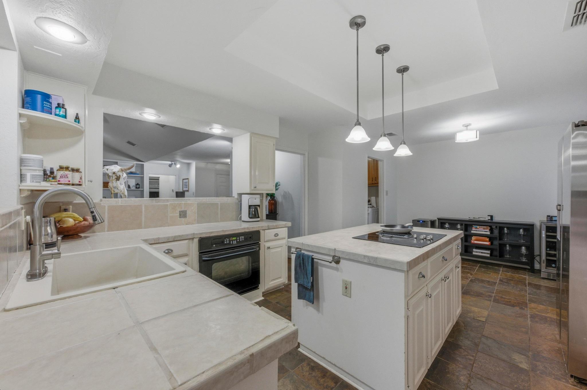 137 Long Wood Ave, Lakeway, TX 78734