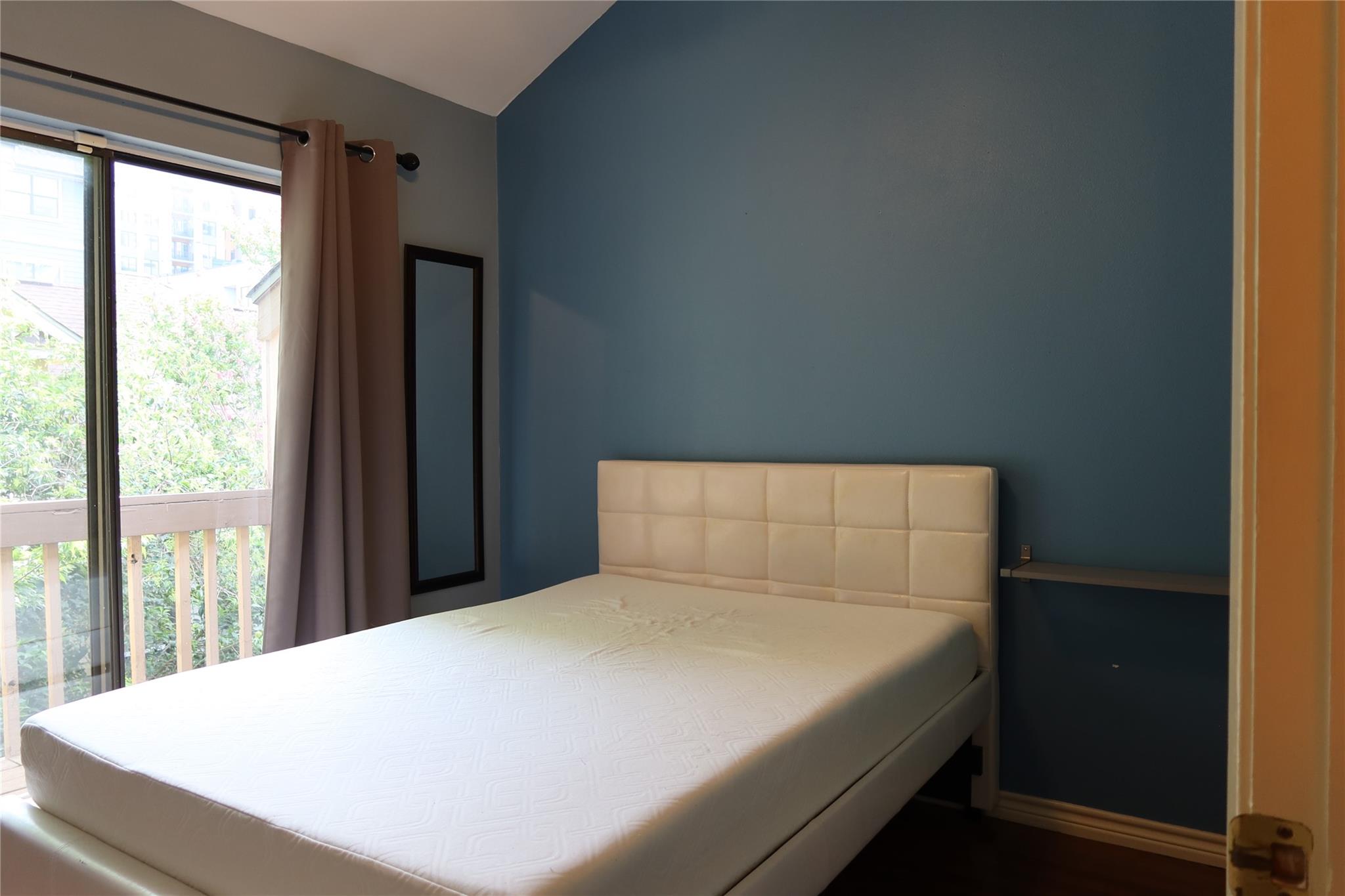 2210 Pearl St # 303, Austin, TX 78705