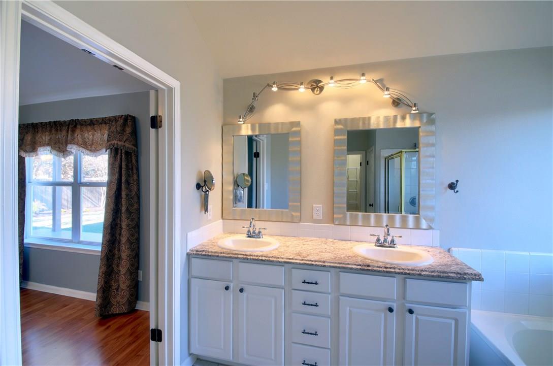 129 Copperwood Loop, Round Rock, TX 78665