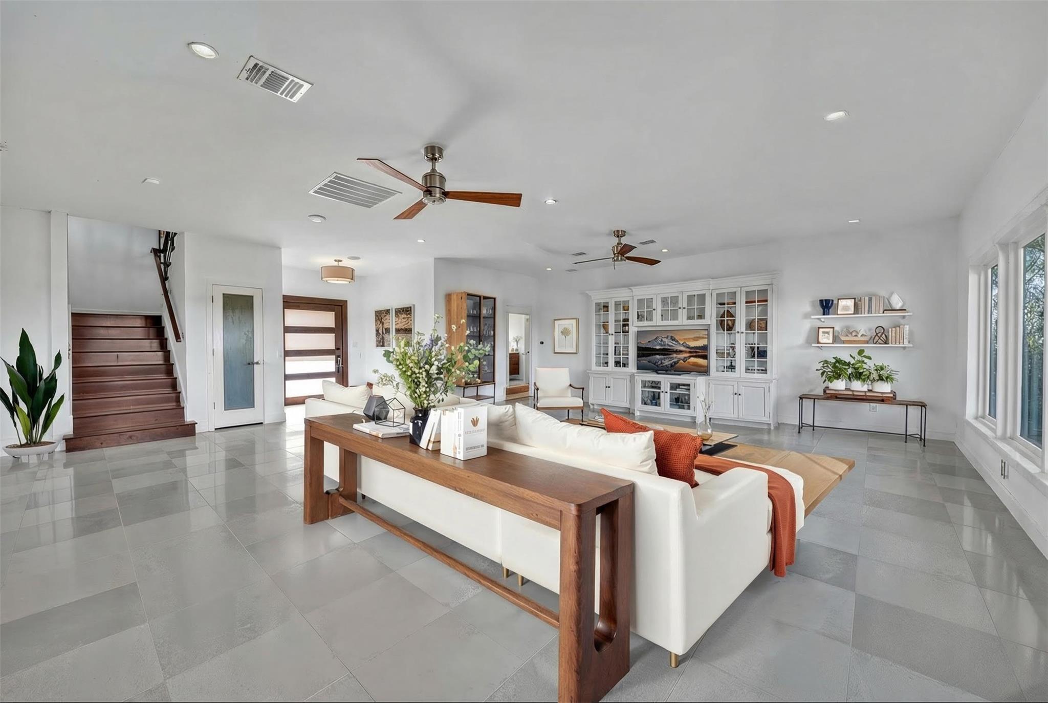 24710 Fossil Trl, Spicewood, TX 78669