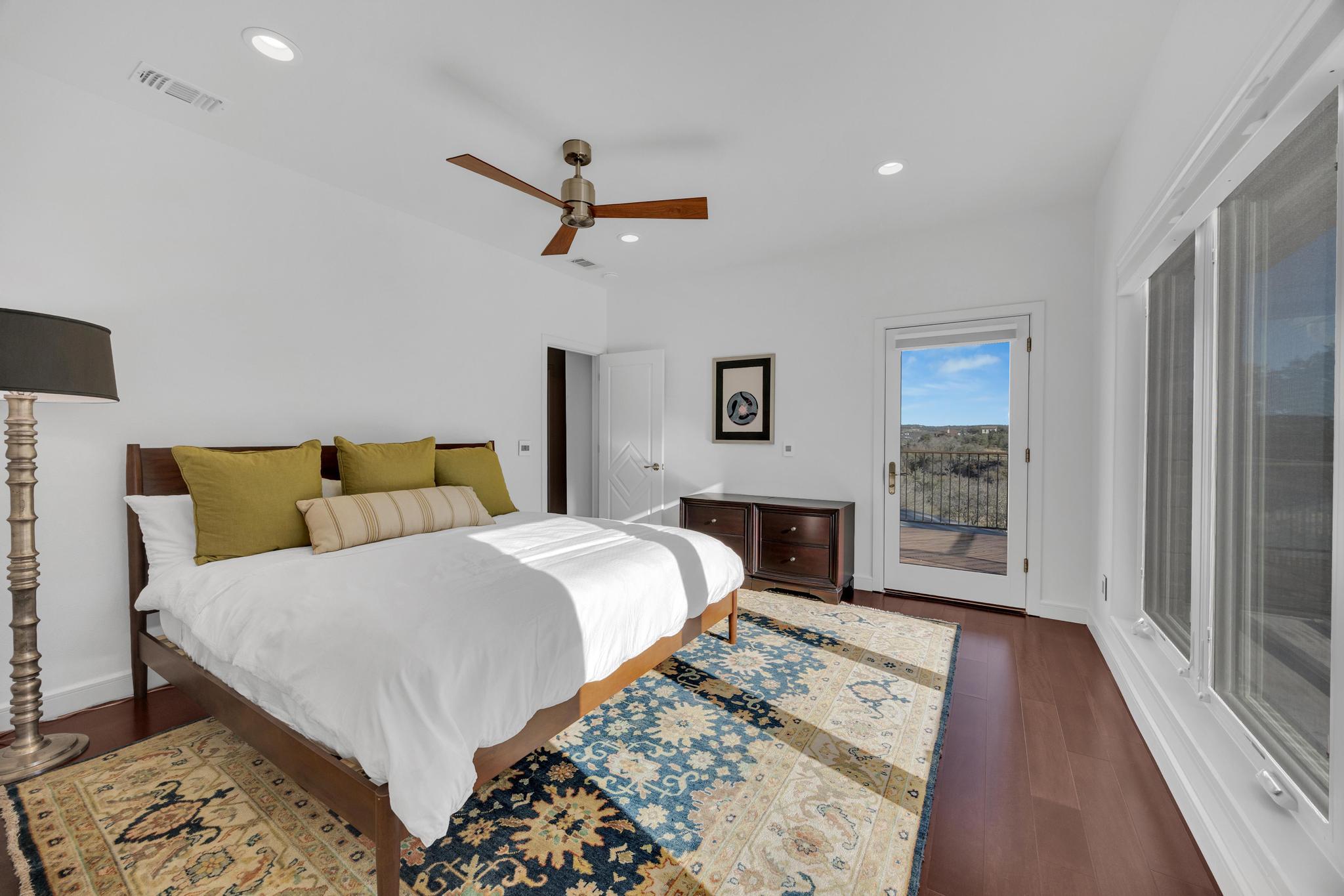 24710 Fossil Trl, Spicewood, TX 78669