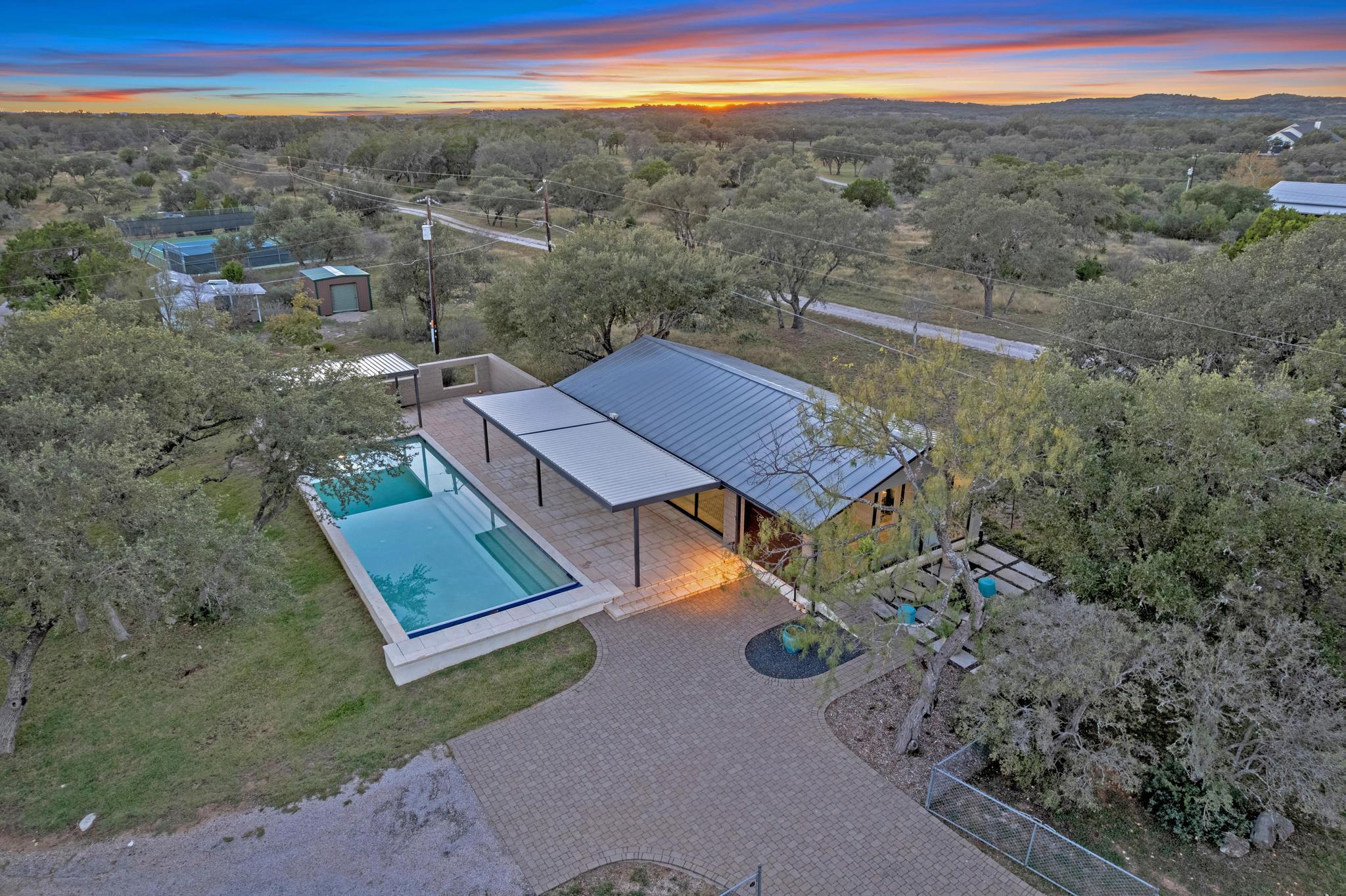 24710 Fossil Trl, Spicewood, TX 78669