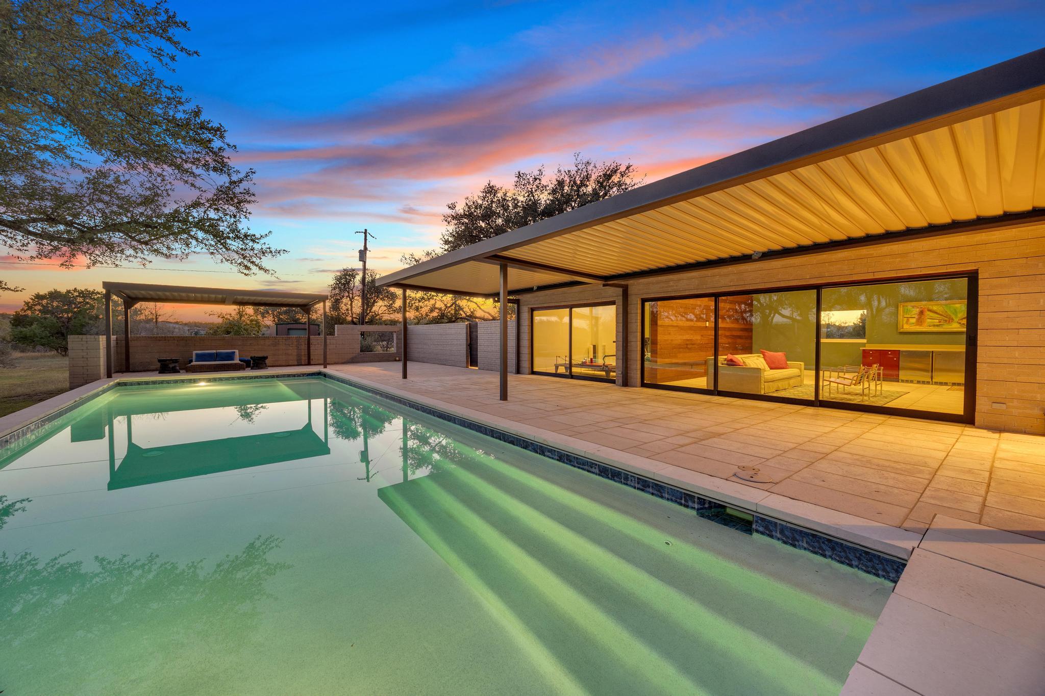 24710 Fossil Trl, Spicewood, TX 78669