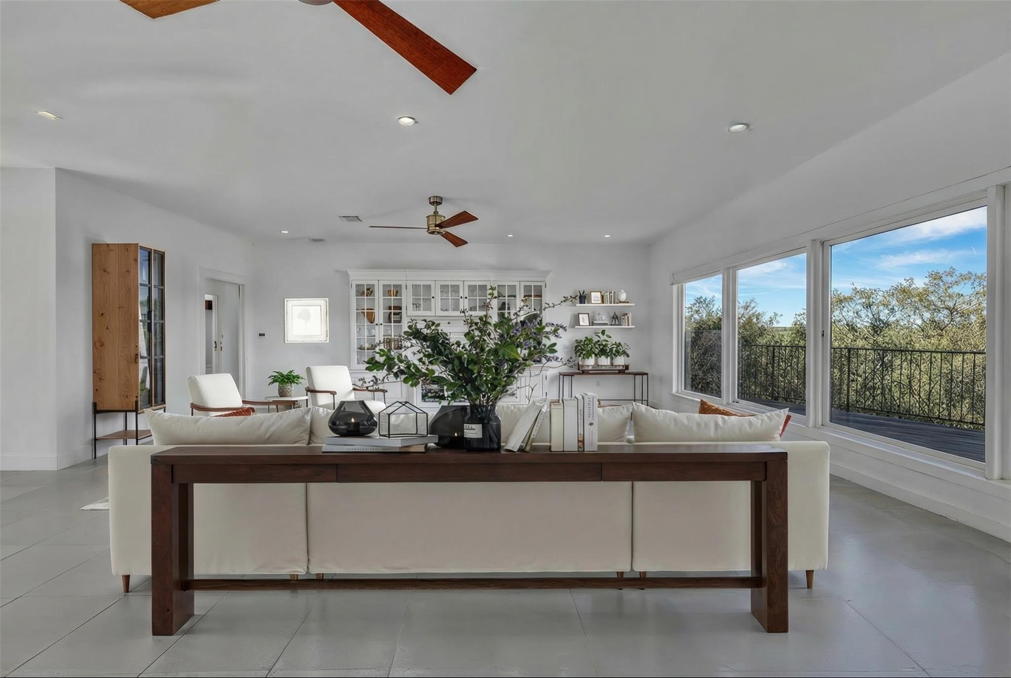 24710 Fossil Trl, Spicewood, TX 78669