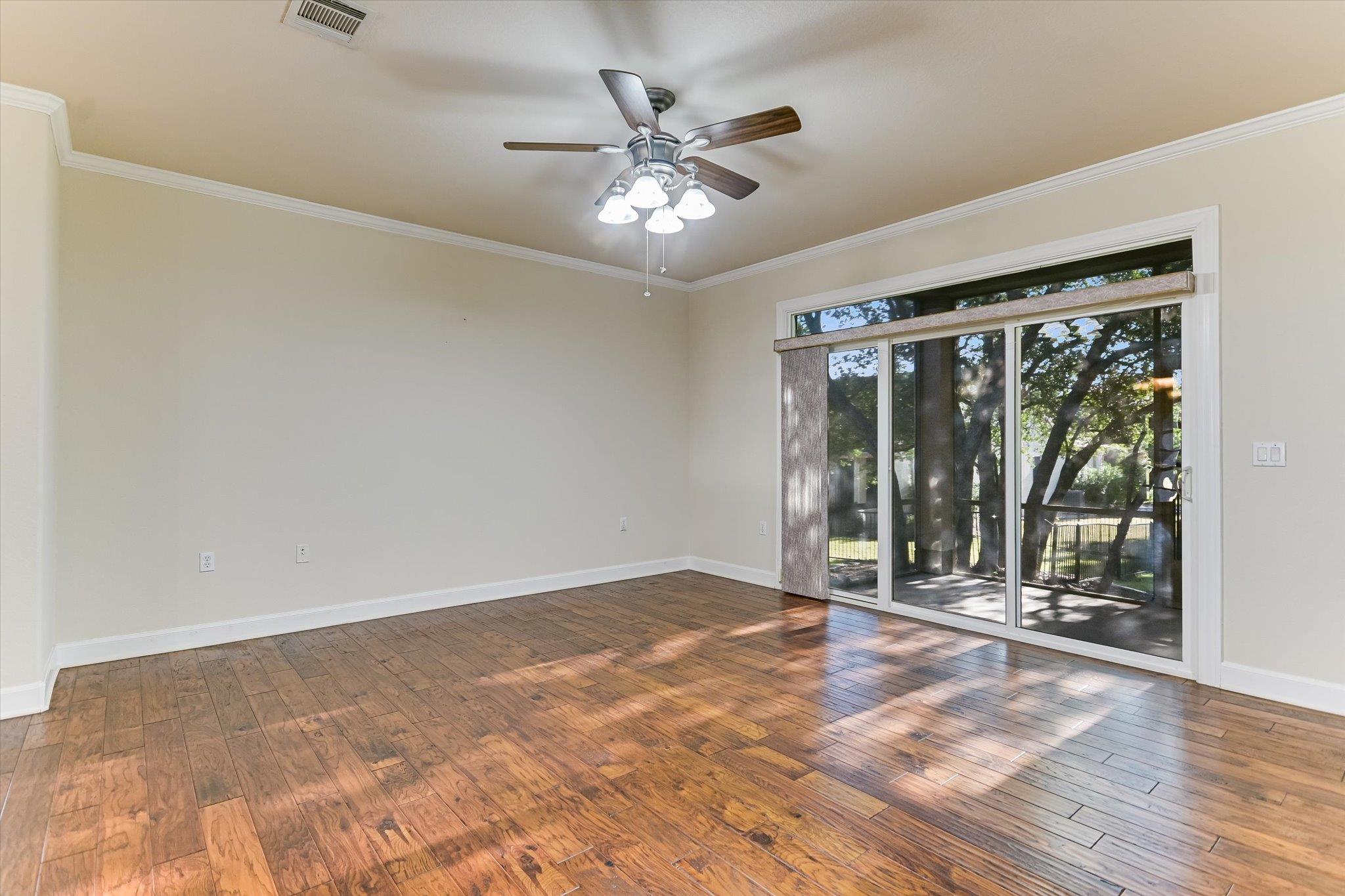 204 Colorado River Rd, Georgetown, TX 78633