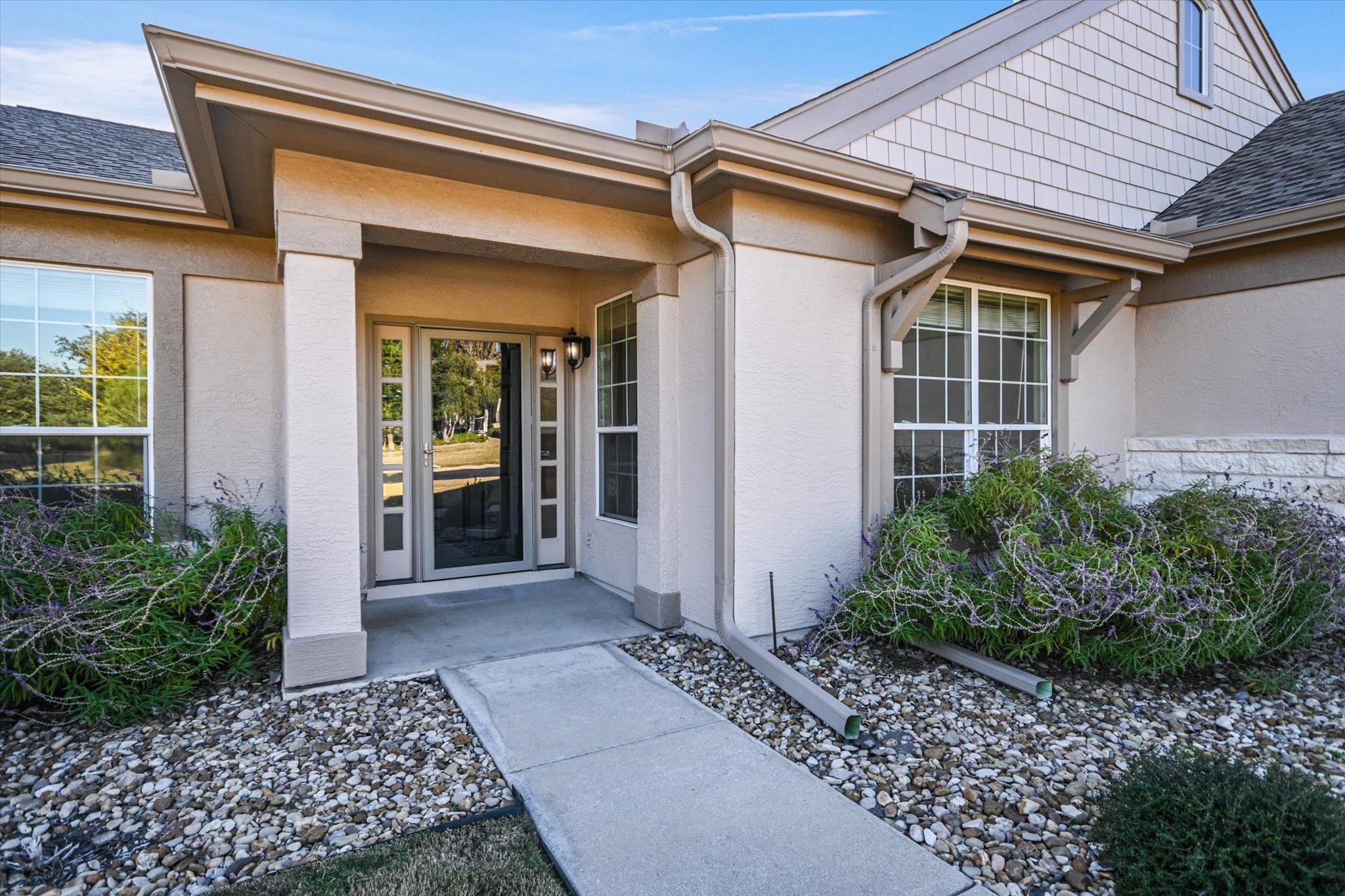 204 Colorado River Rd, Georgetown, TX 78633