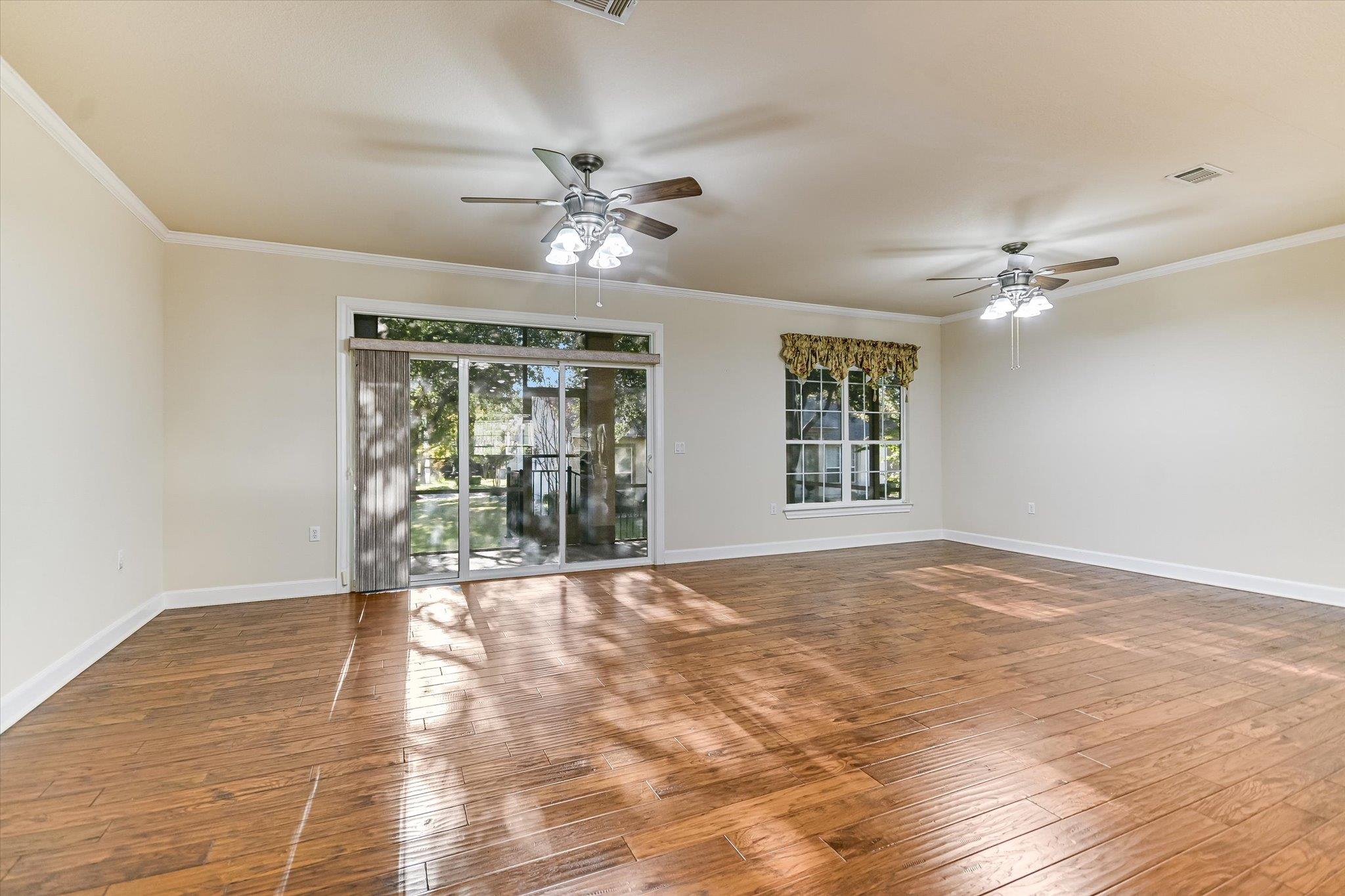 204 Colorado River Rd, Georgetown, TX 78633