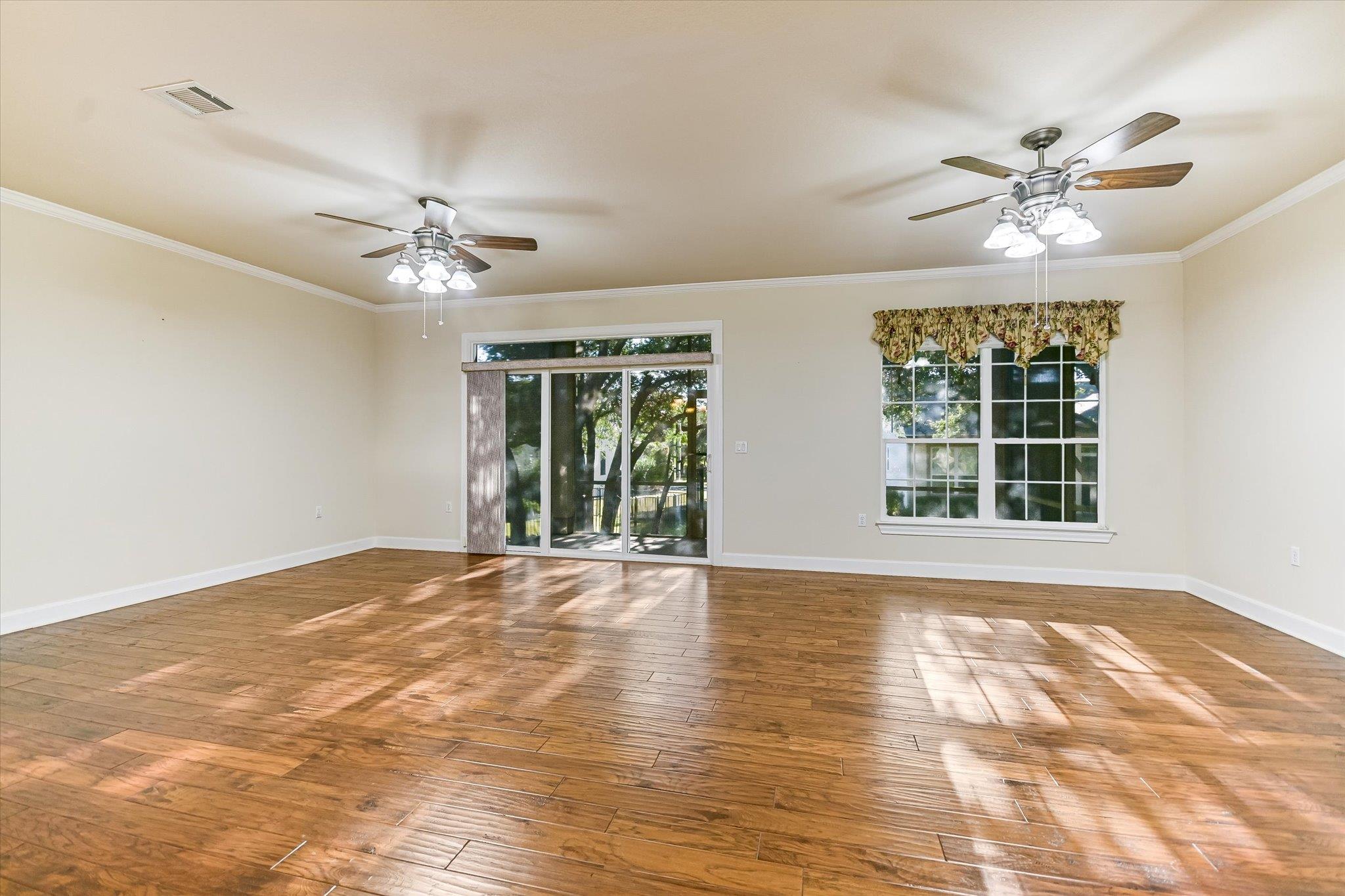 204 Colorado River Rd, Georgetown, TX 78633