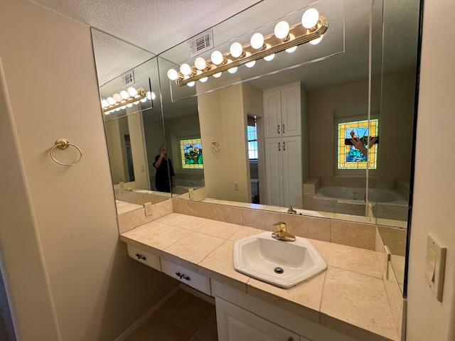 310 Big Spur N, Horseshoe Bay, TX 78657