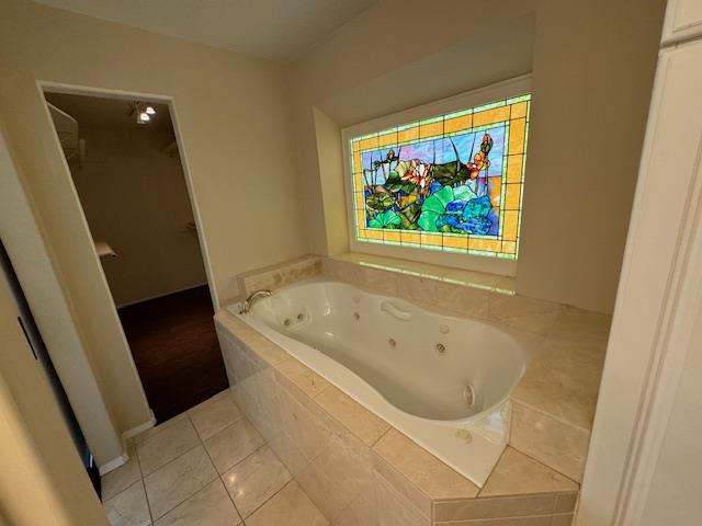 310 Big Spur N, Horseshoe Bay, TX 78657