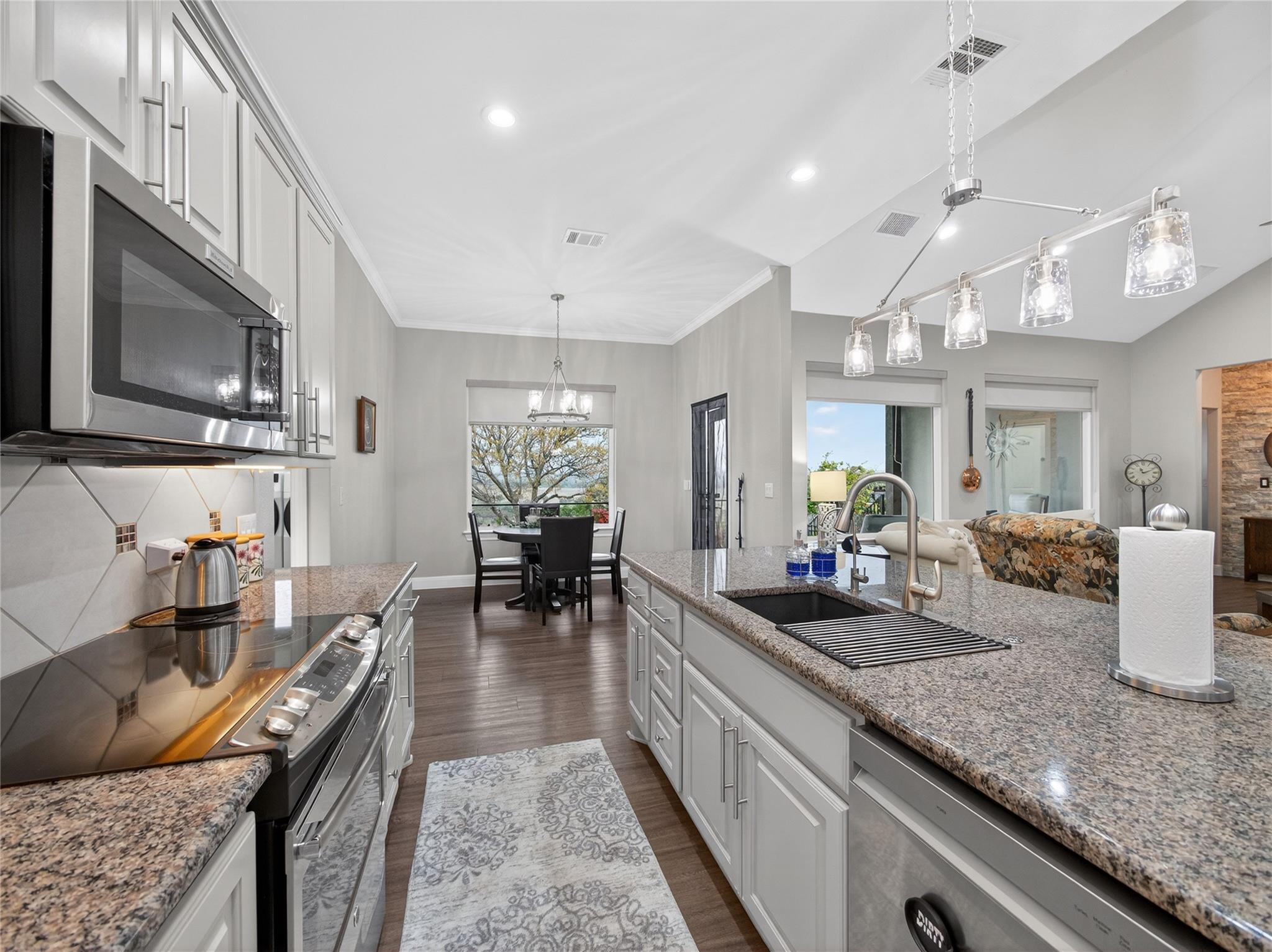 504 Cedar Mountain Dr, Marble Falls, TX 78654