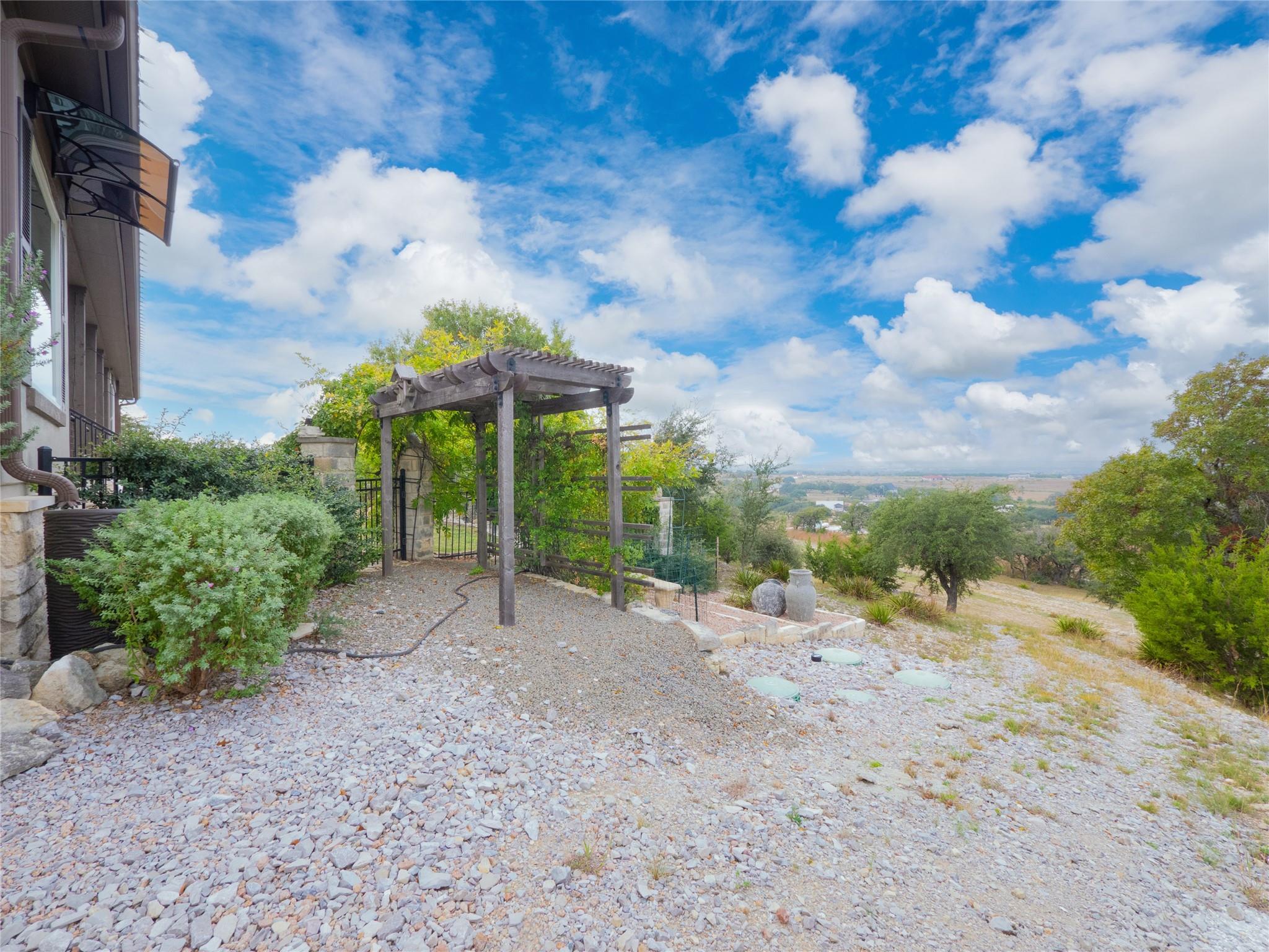 504 Cedar Mountain Dr, Marble Falls, TX 78654