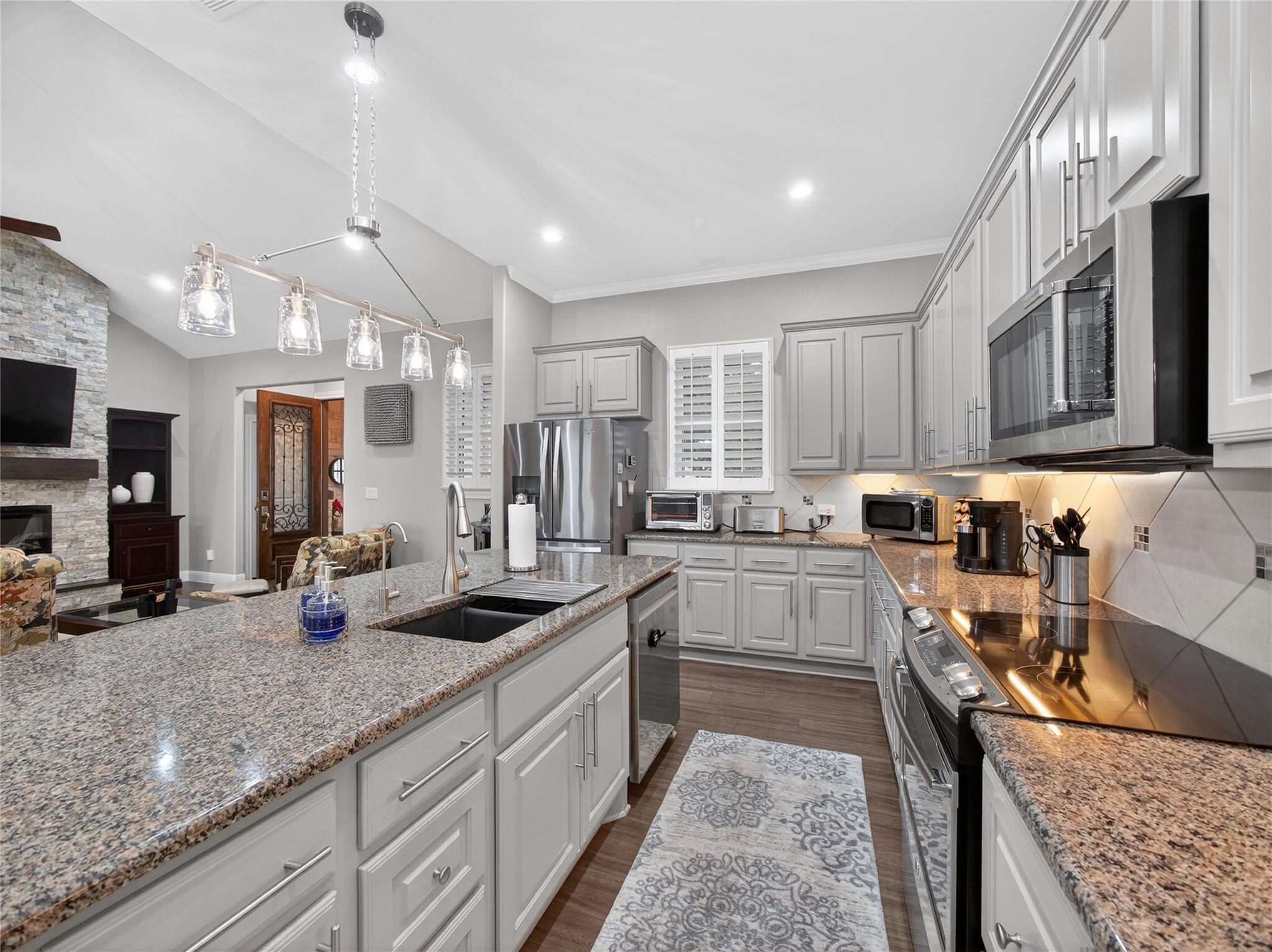 504 Cedar Mountain Dr, Marble Falls, TX 78654