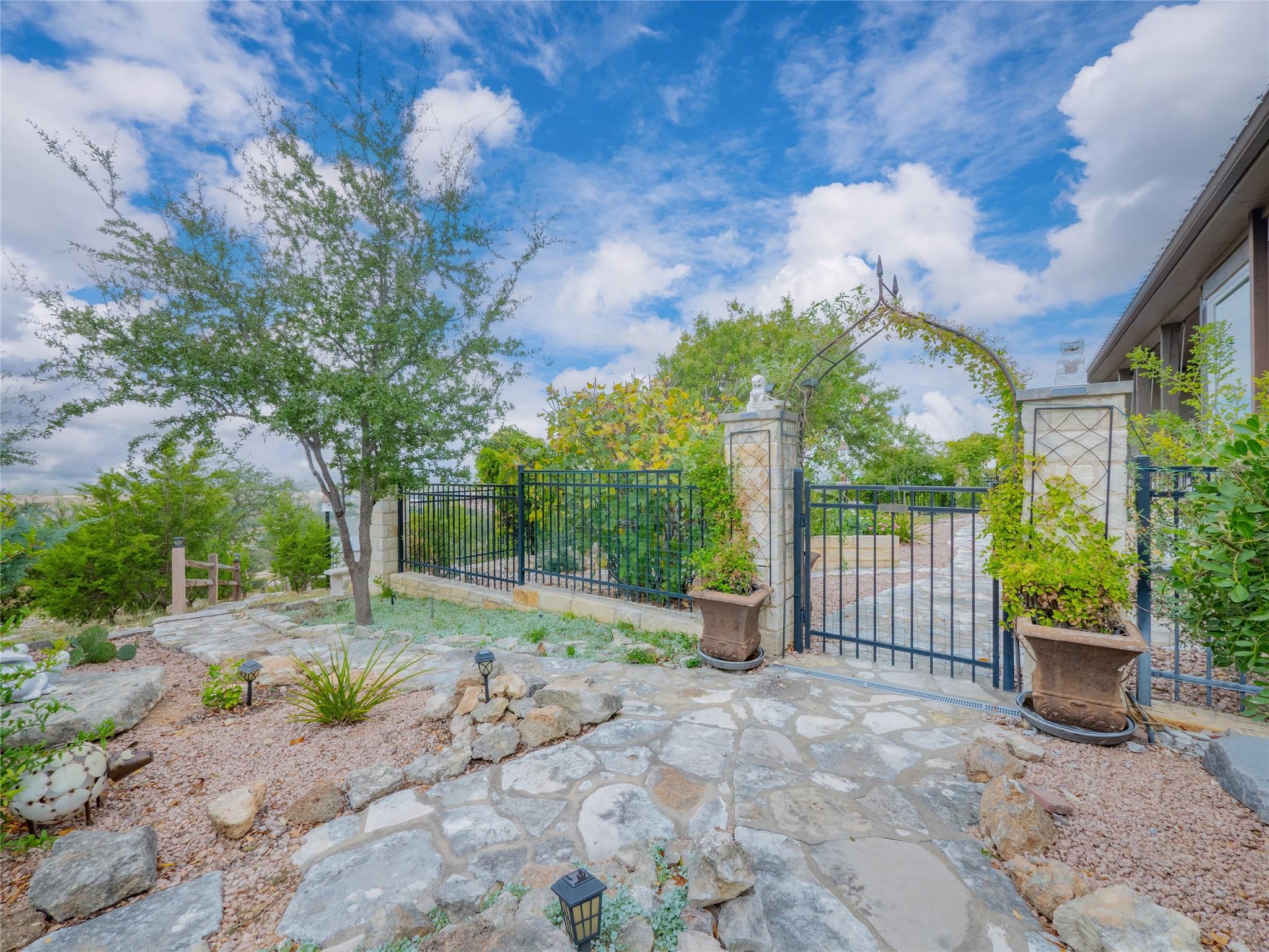 504 Cedar Mountain Dr, Marble Falls, TX 78654