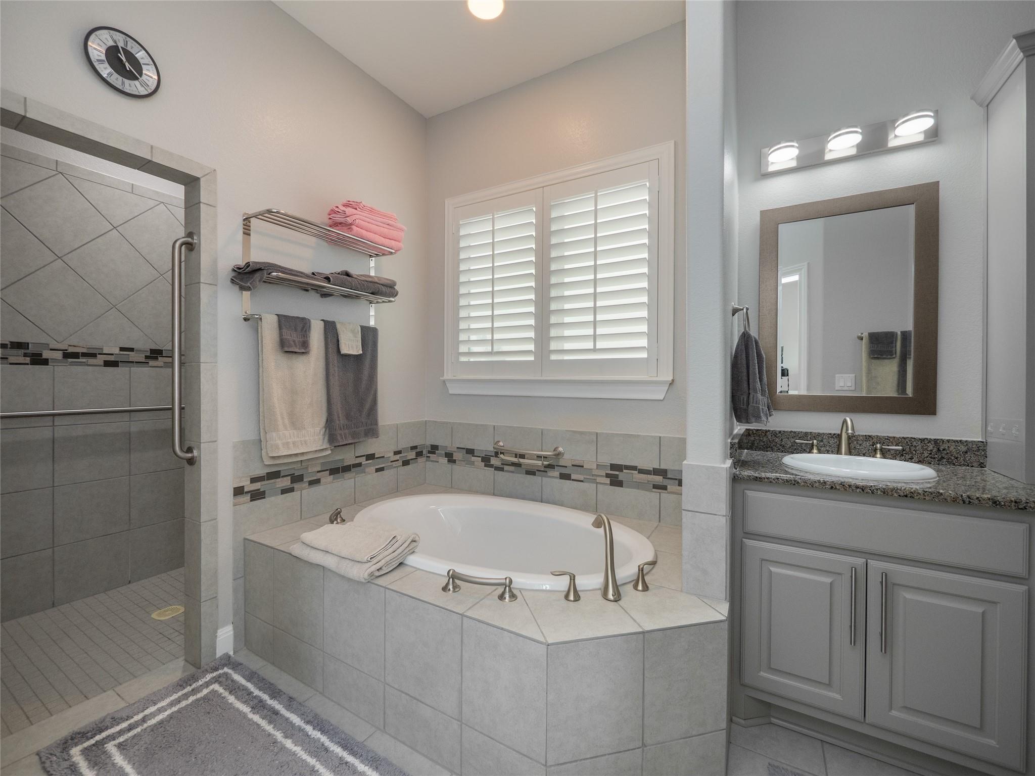 504 Cedar Mountain Dr, Marble Falls, TX 78654