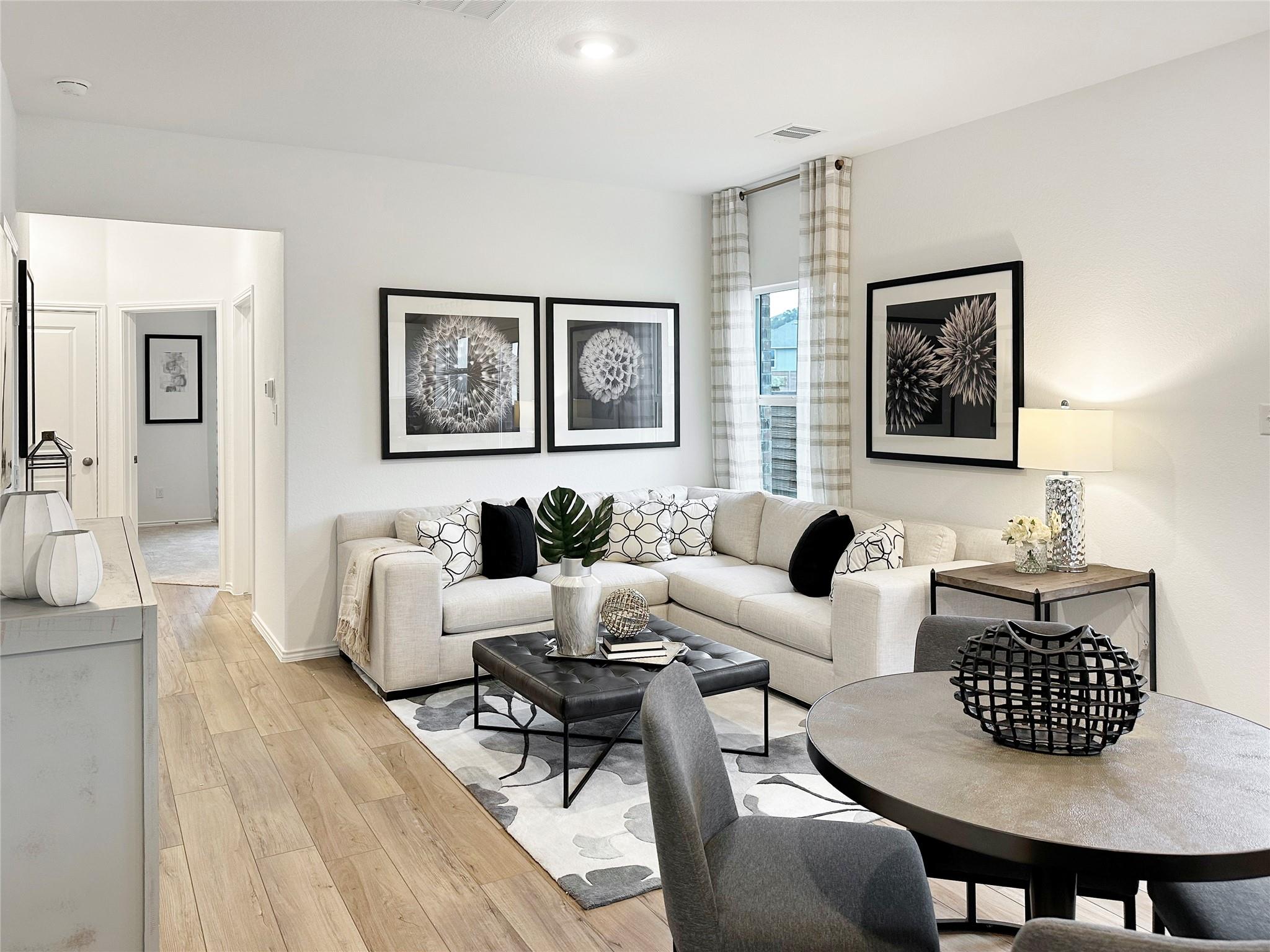 1632 Flying Horseshoe Bnd, Georgetown, TX 78628