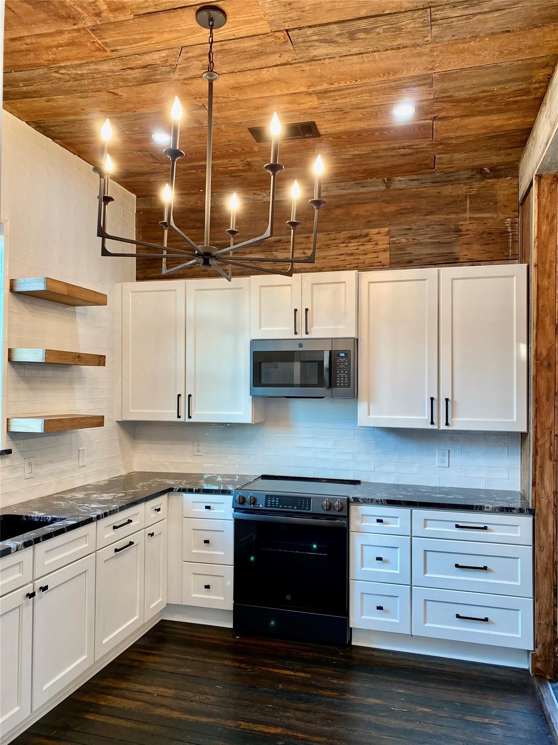 305 N HALL St, Richland Springs, TX 78643