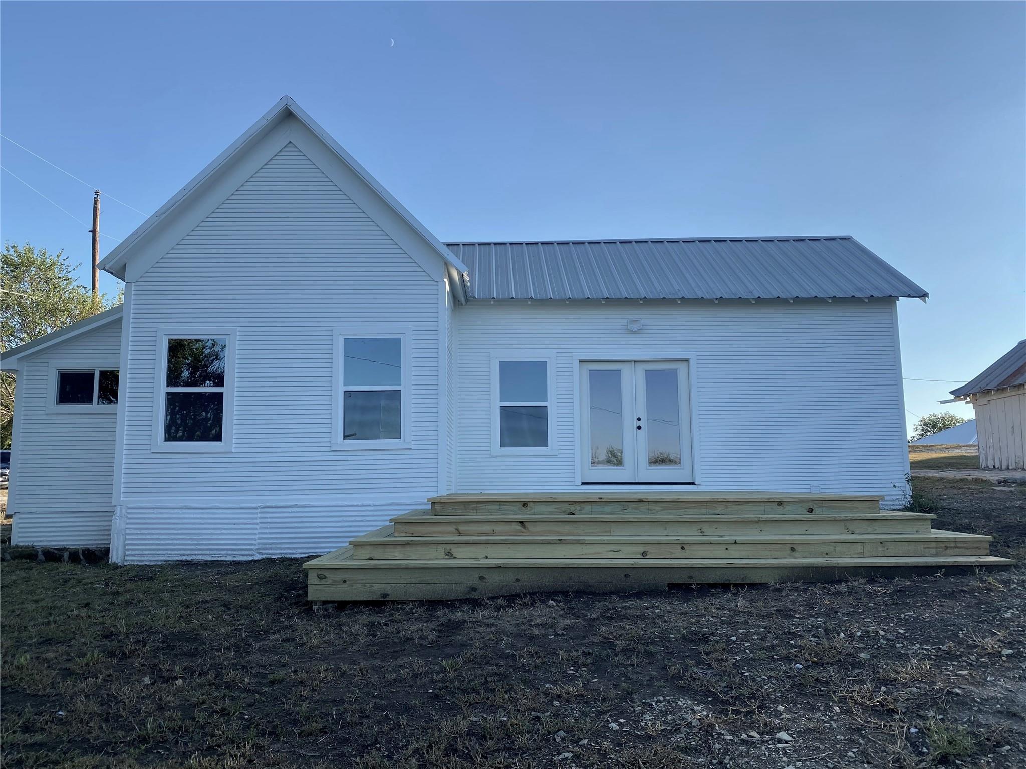 305 N HALL St, Richland Springs, TX 78643