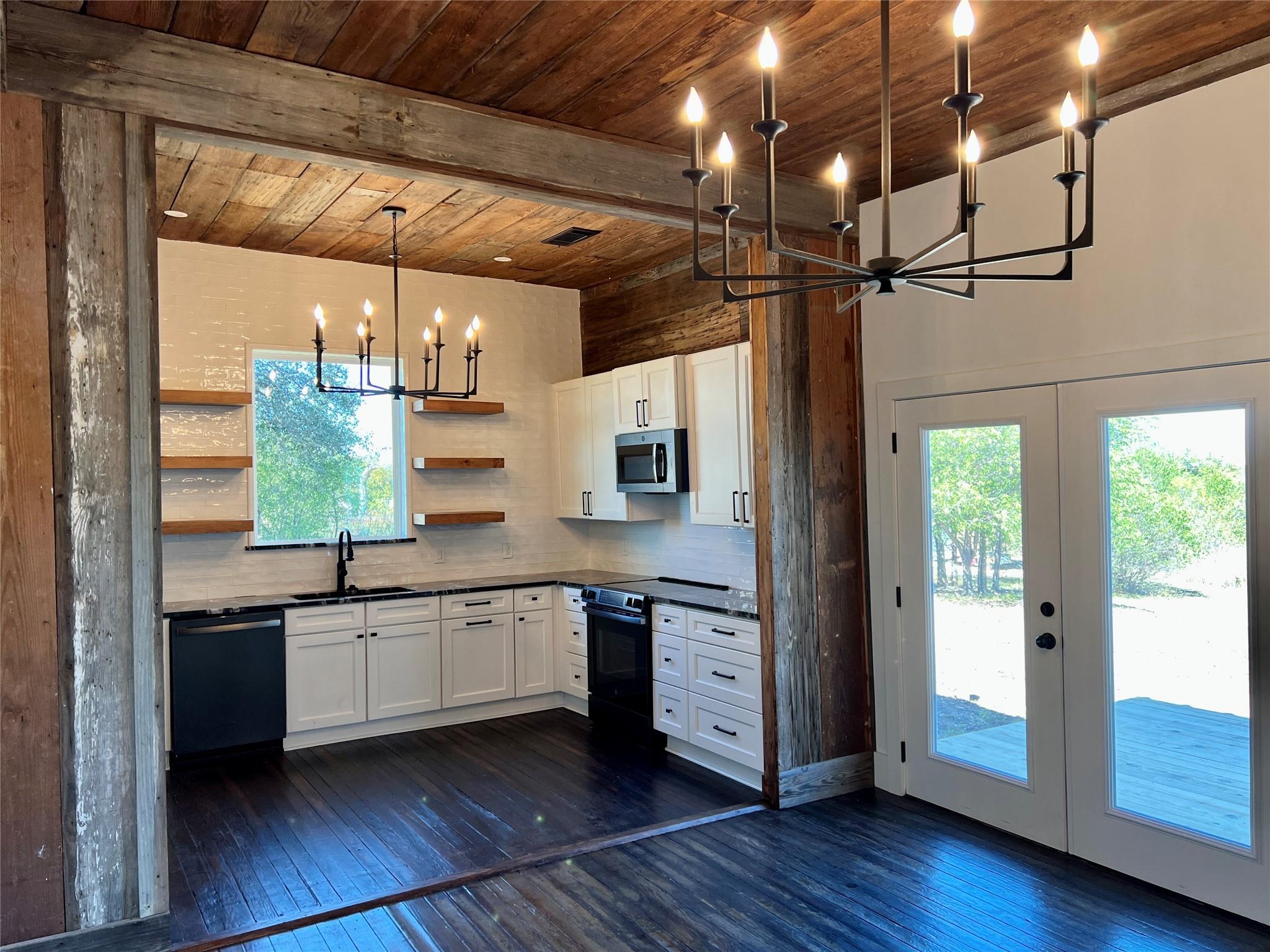 305 N HALL St, Richland Springs, TX 78643