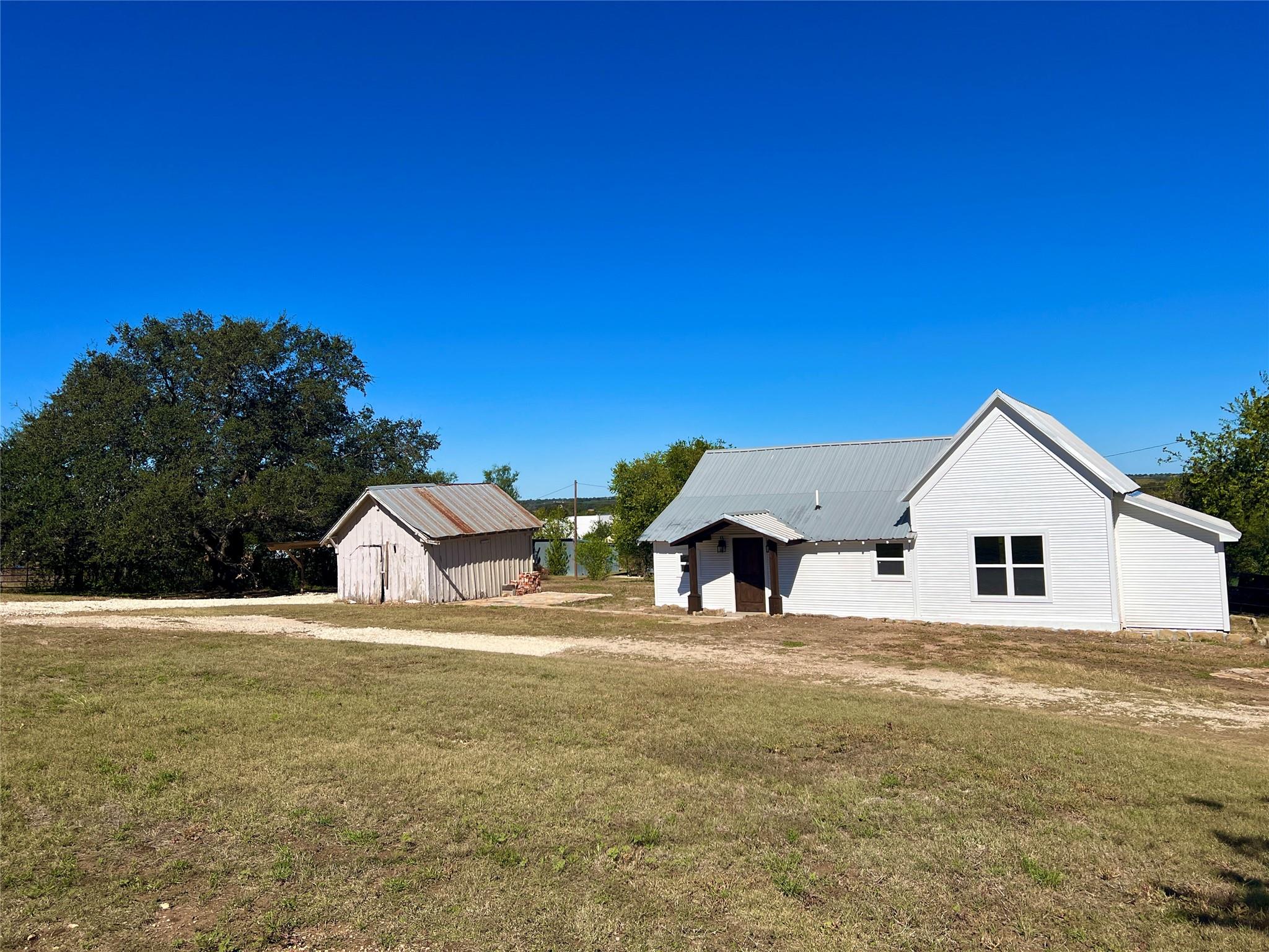 305 N HALL St, Richland Springs, TX 78643