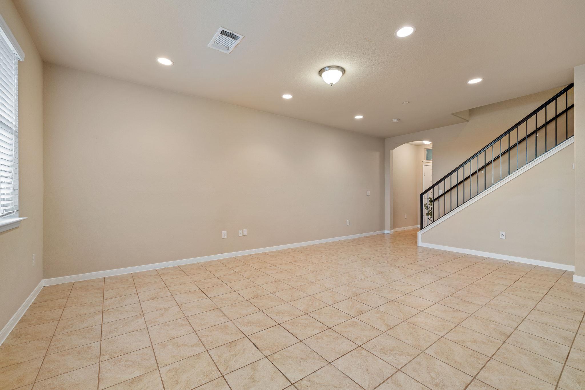 2880 Donnell Dr # 702, Round Rock, TX 78664