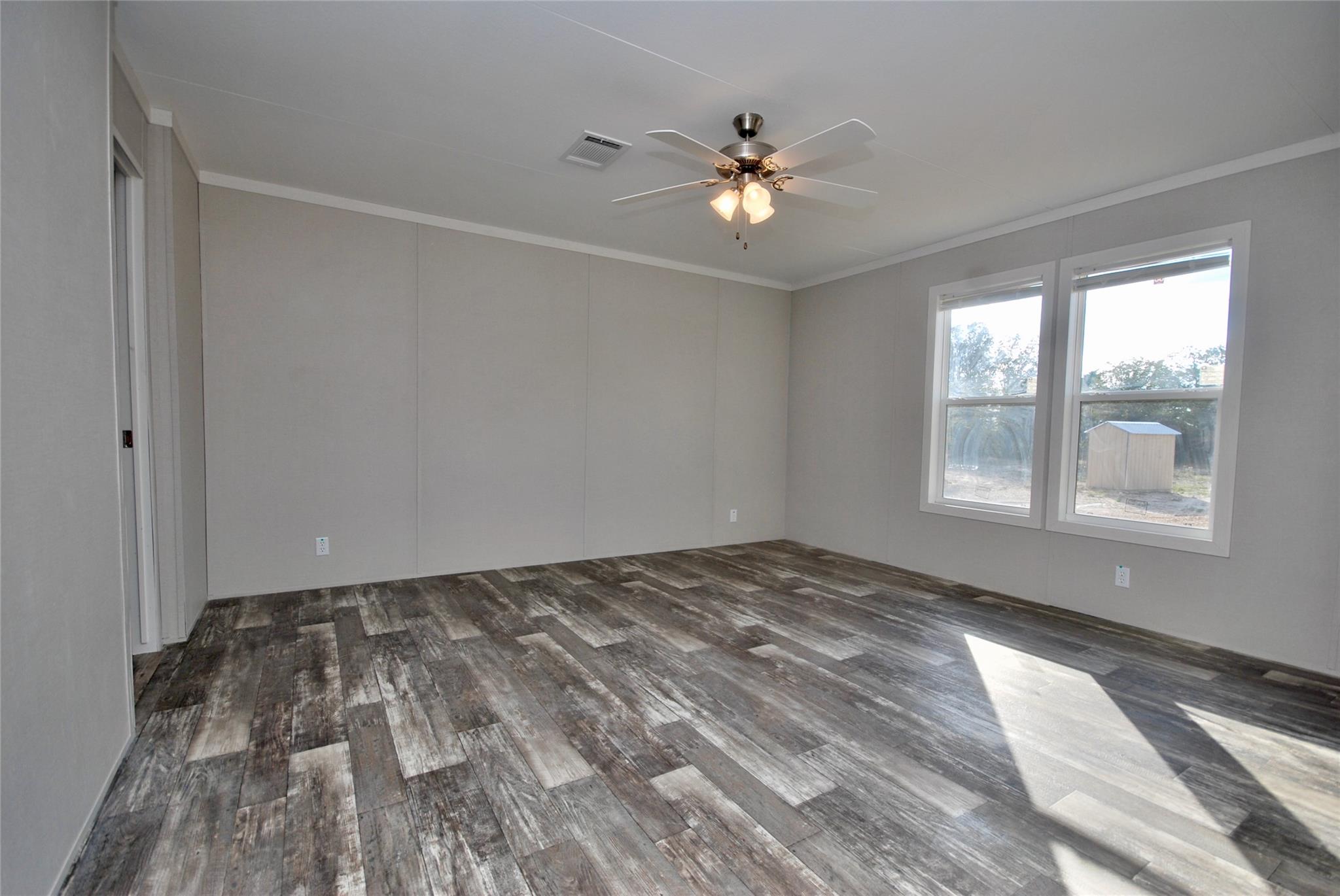 1727 Davis Rd, Muldoon, TX 78949