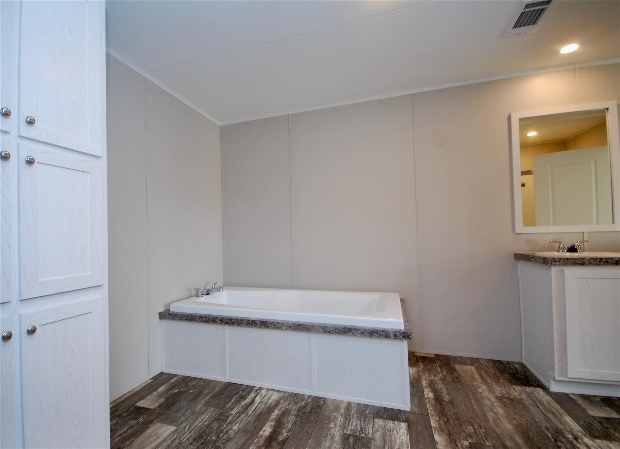 1727 Davis Rd, Muldoon, TX 78949