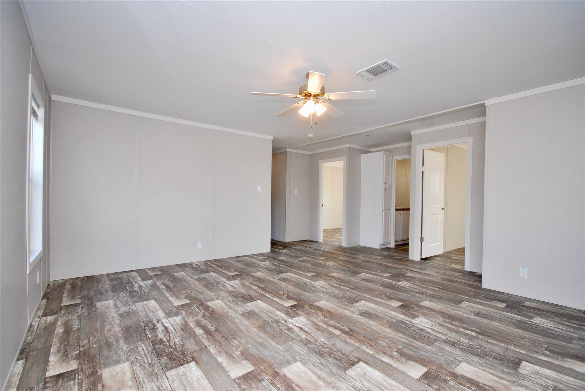 1727 Davis Rd, Muldoon, TX 78949