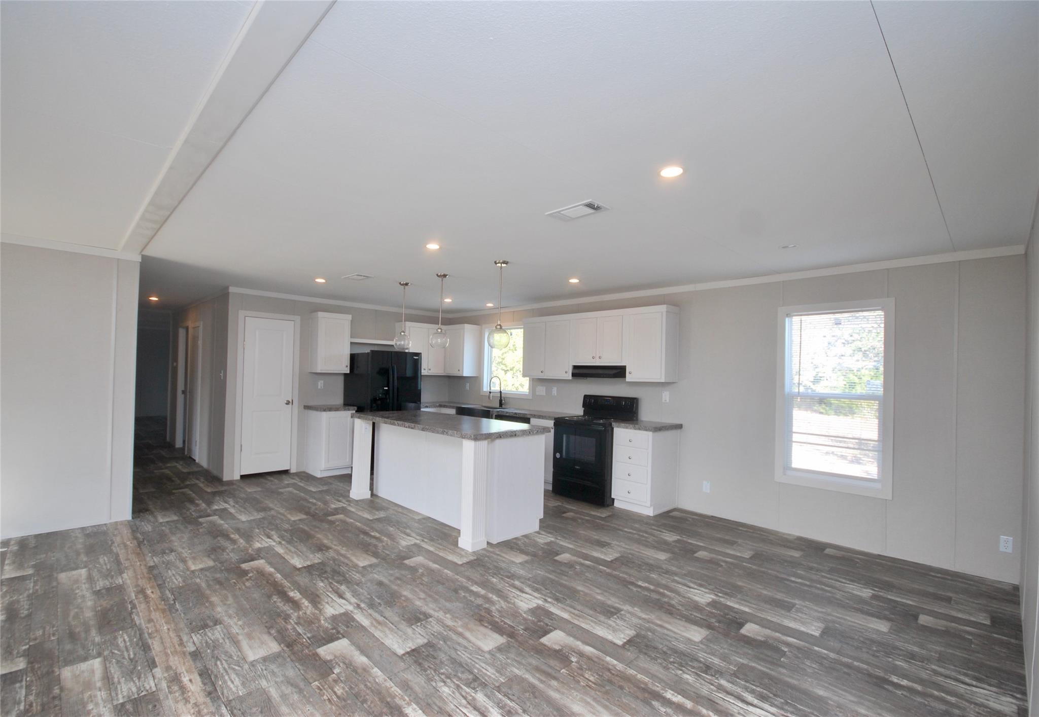 1727 Davis Rd, Muldoon, TX 78949