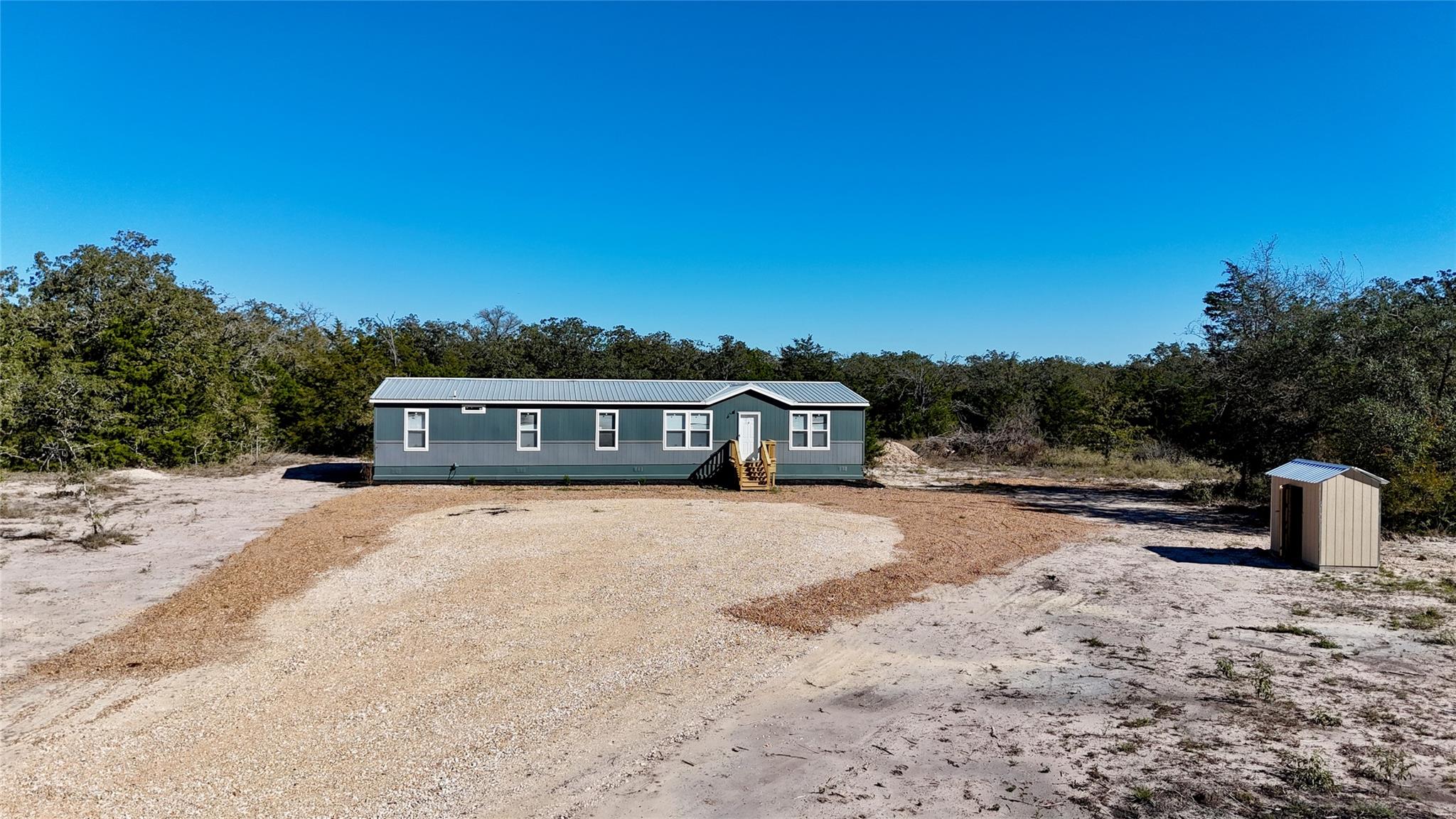 1727 Davis Rd, Muldoon, TX 78949