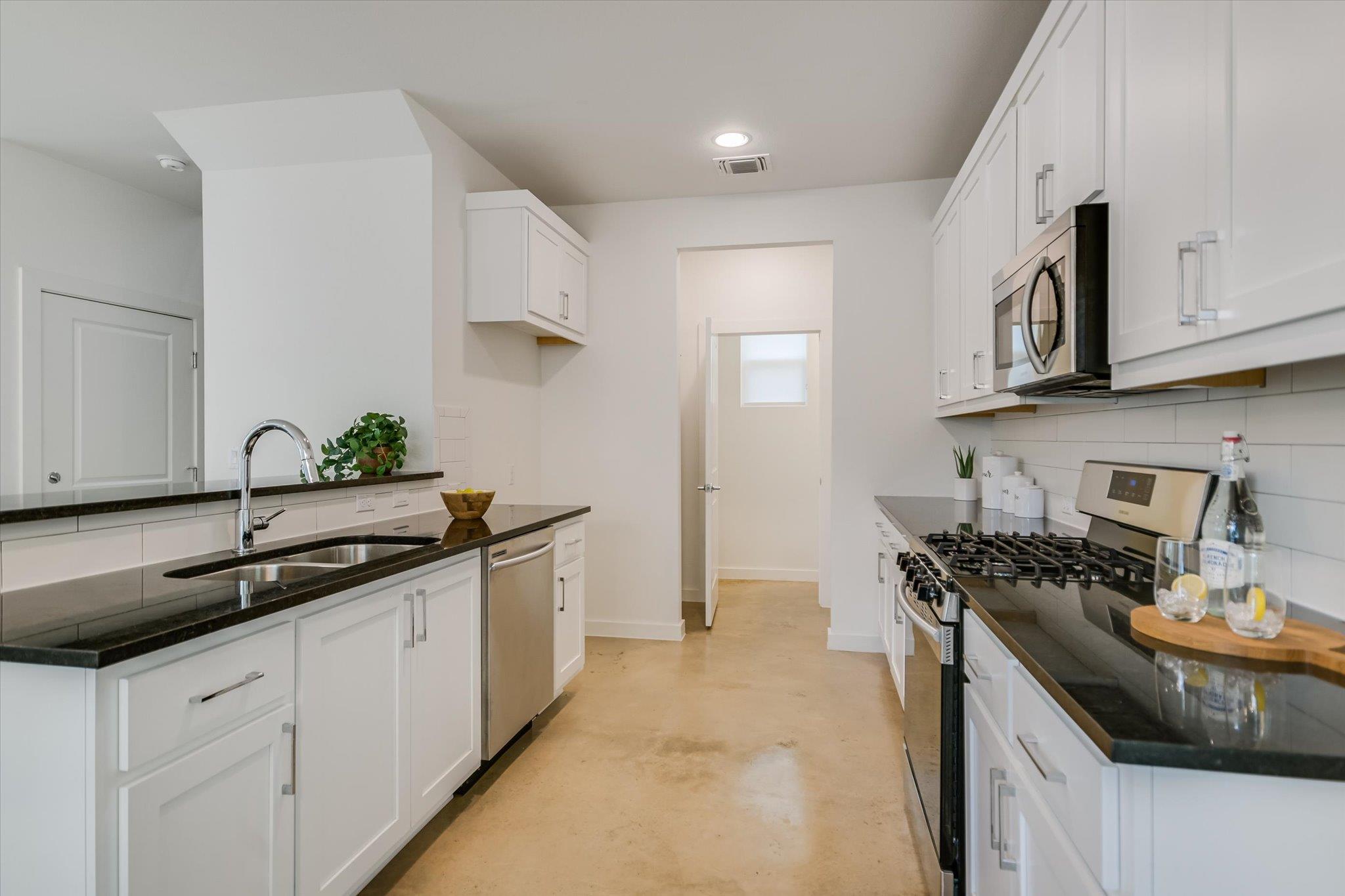 1916 Bunche Rd, Austin, TX 78721