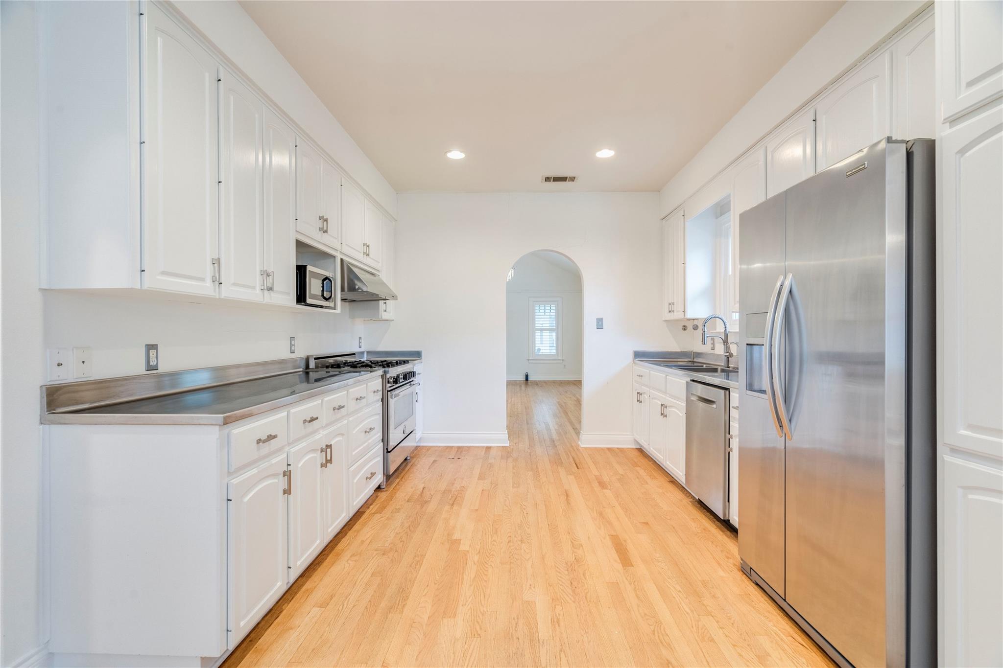 512 E 49th St # A, Austin, TX 78751