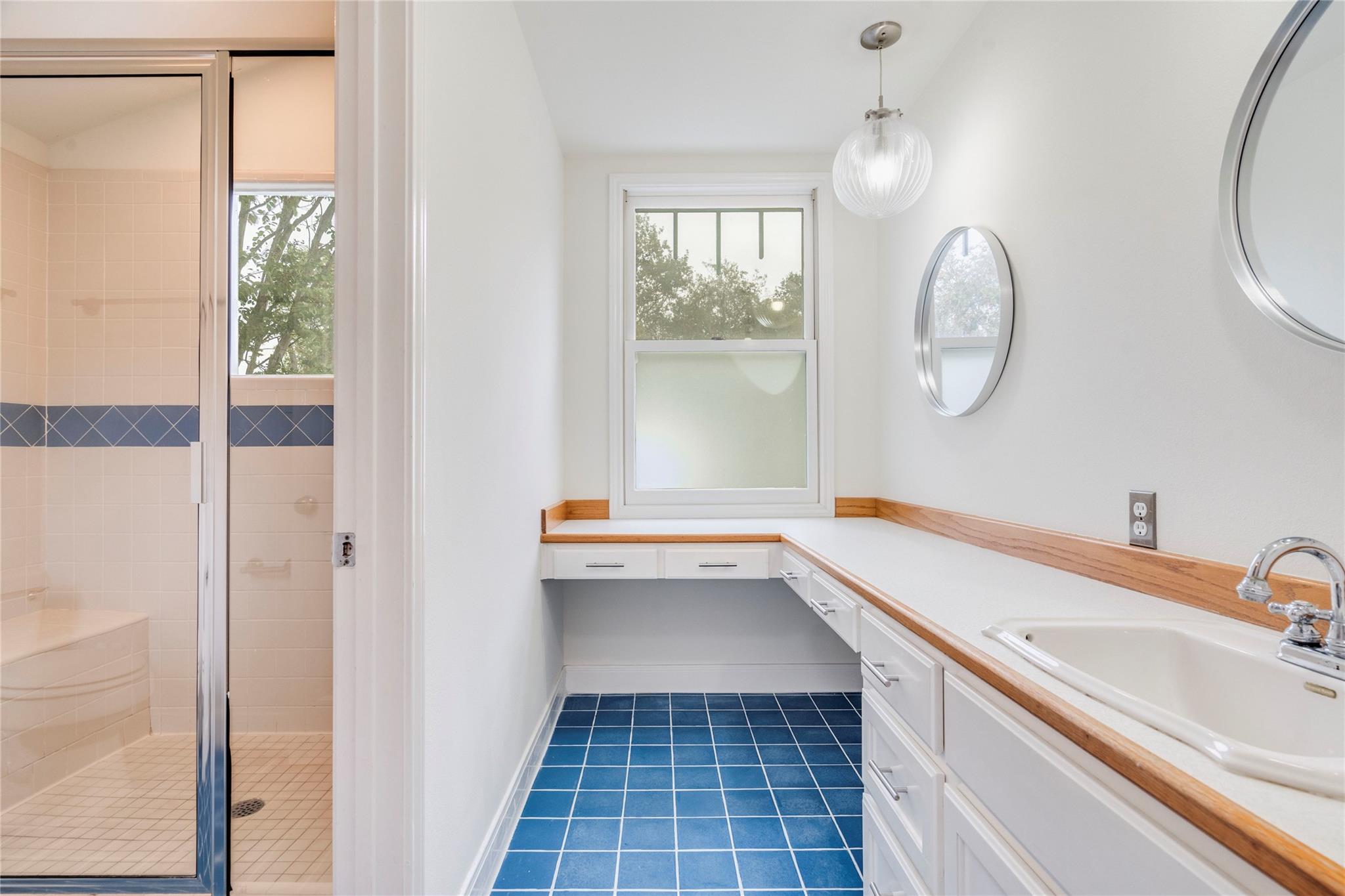 512 E 49th St # A, Austin, TX 78751