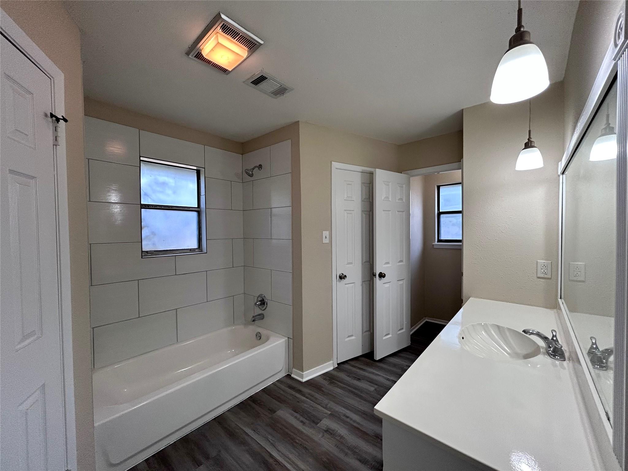 906 Spring Tree St, Round Rock, TX 78681