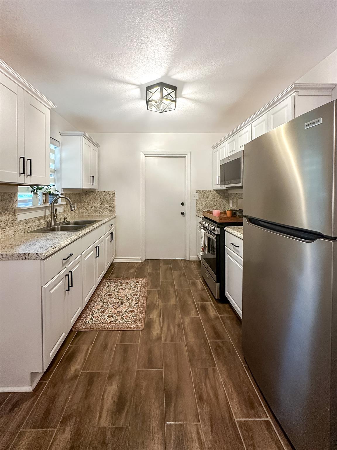 6010 Waycross Dr, Austin, TX 78745