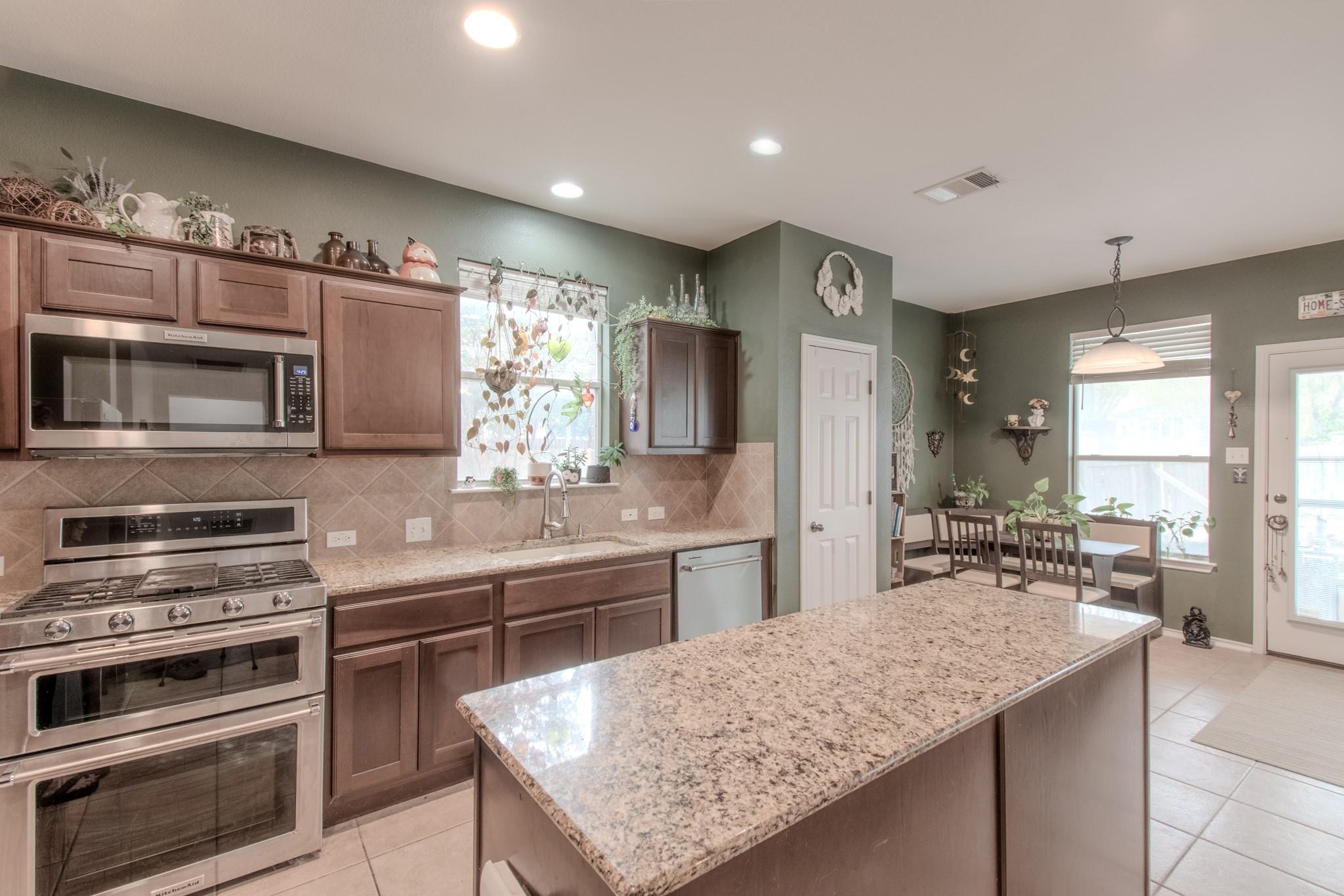 616 Bayou Bend Dr, Buda, TX 78610