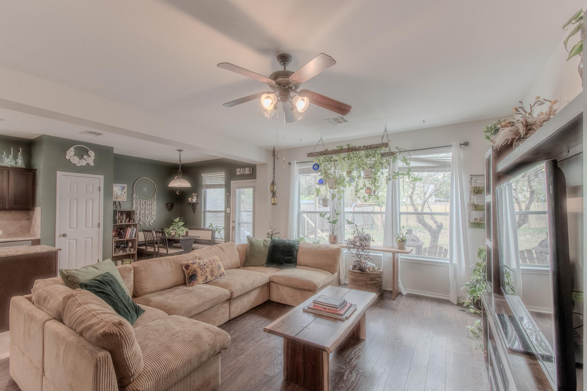 616 Bayou Bend Dr, Buda, TX 78610