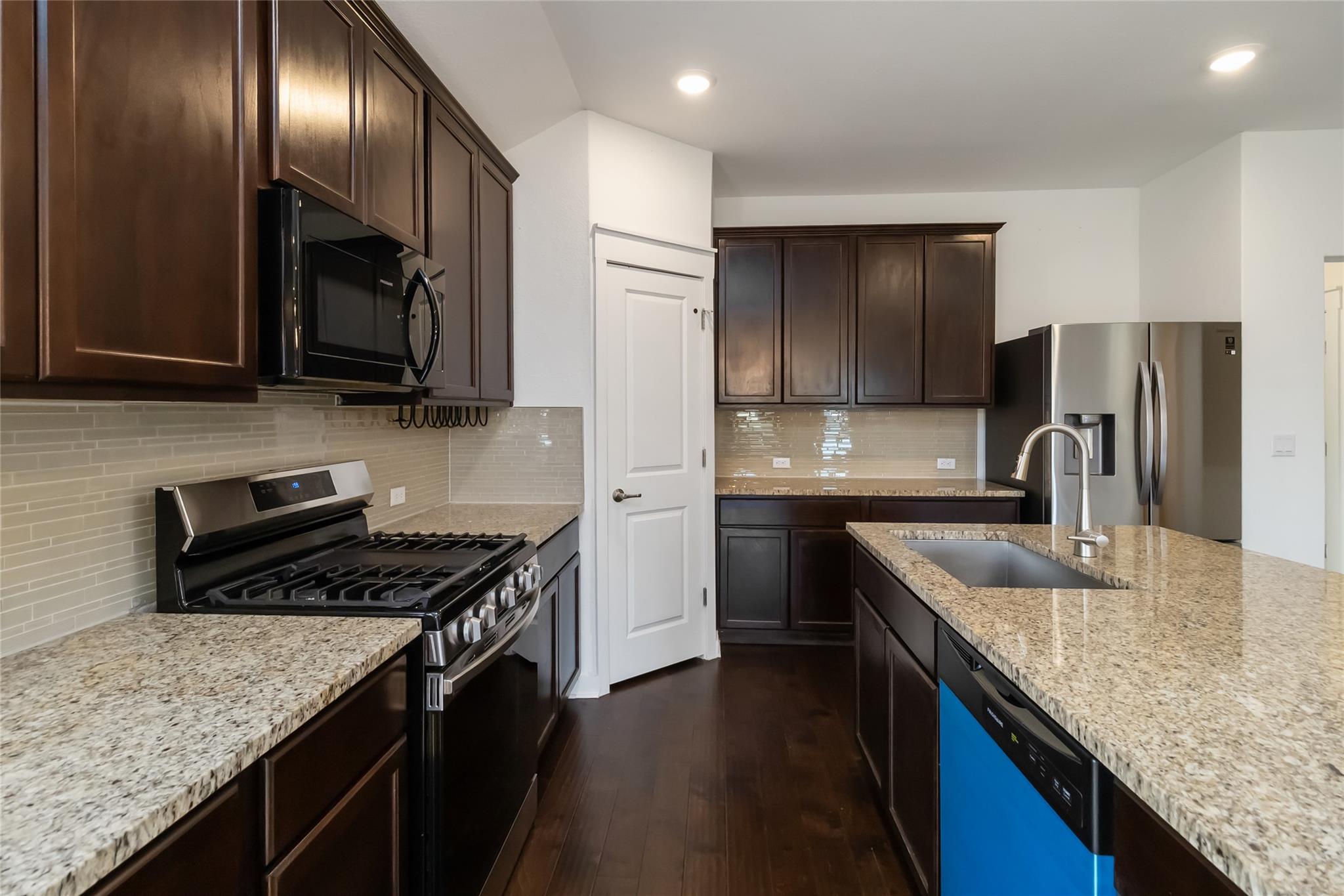 7407 Grenadine Bloom Bnd, Del Valle, TX 78617