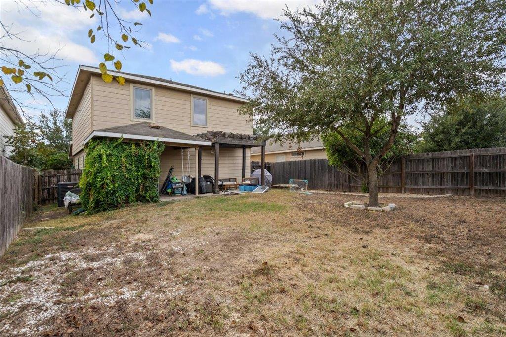 120 Hillhouse Ln, Manchaca, TX 78652
