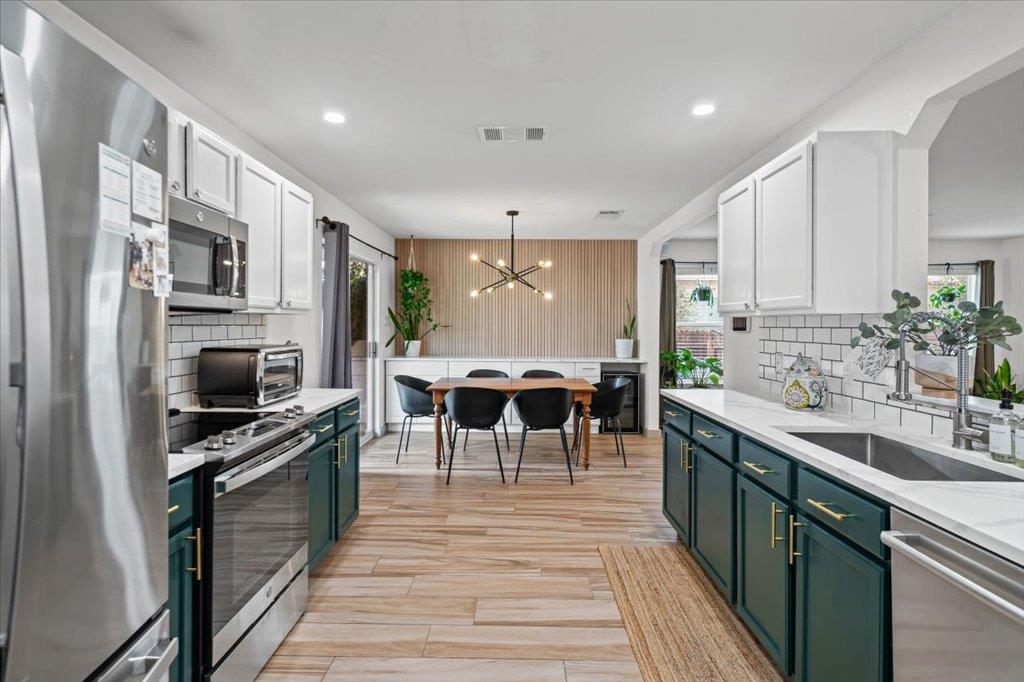 120 Hillhouse Ln, Manchaca, TX 78652