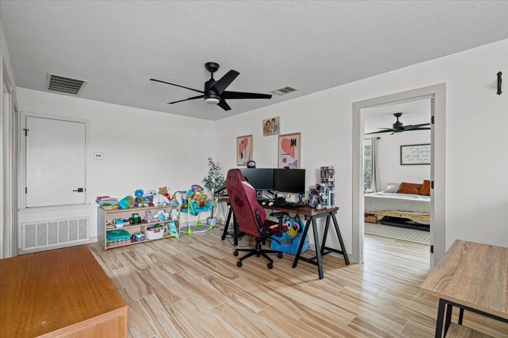 120 Hillhouse Ln, Manchaca, TX 78652