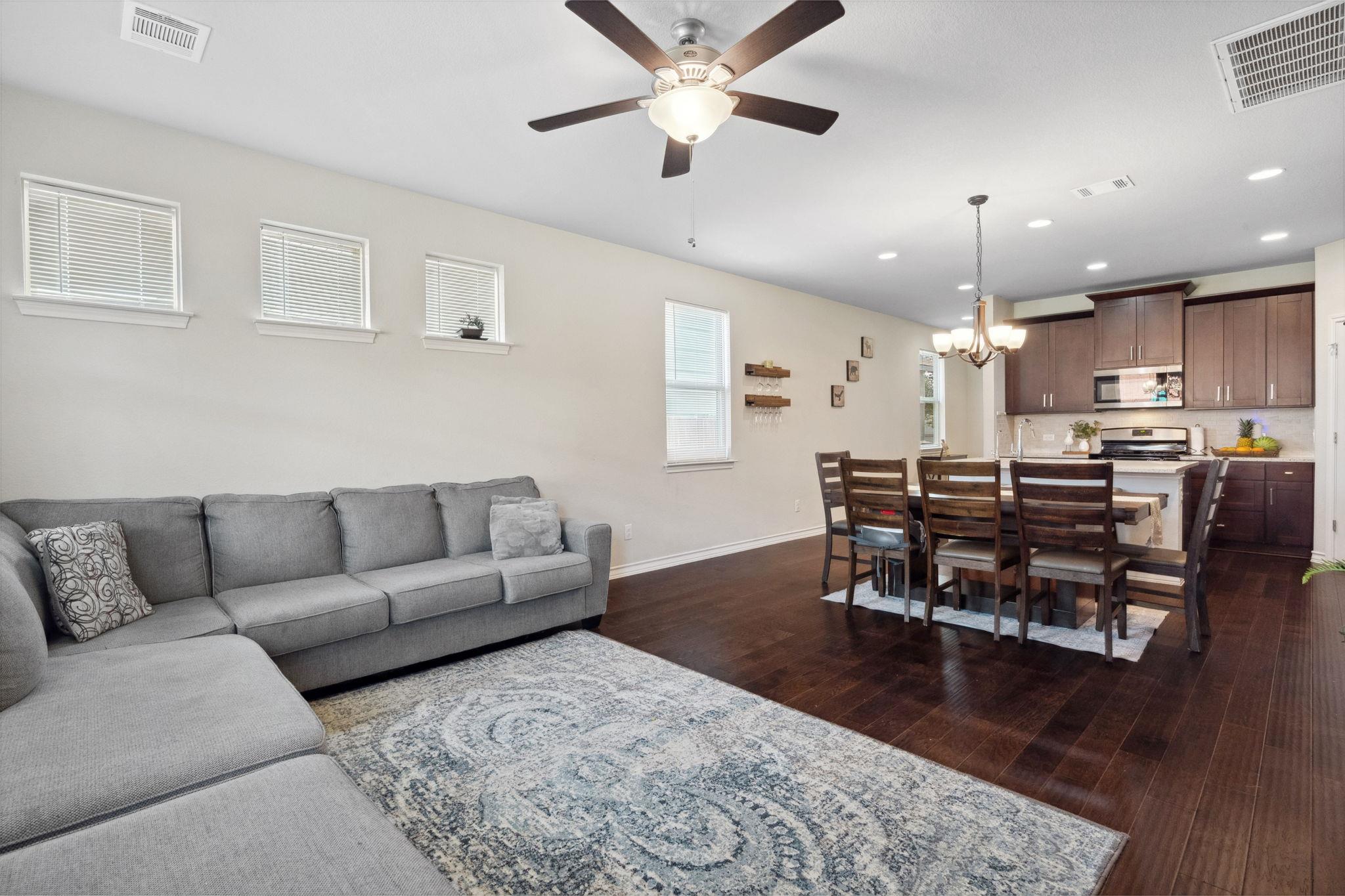 442 Thornless Cir, Buda, TX 78610