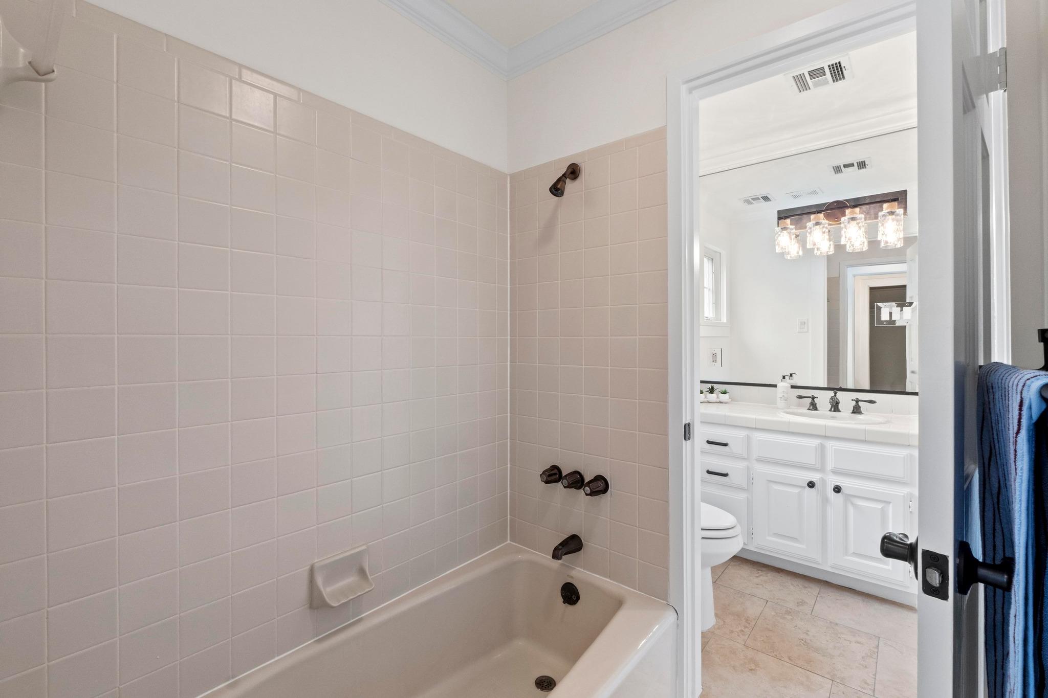 1937 Rue De St Tropez St # 5, Austin, TX 78746