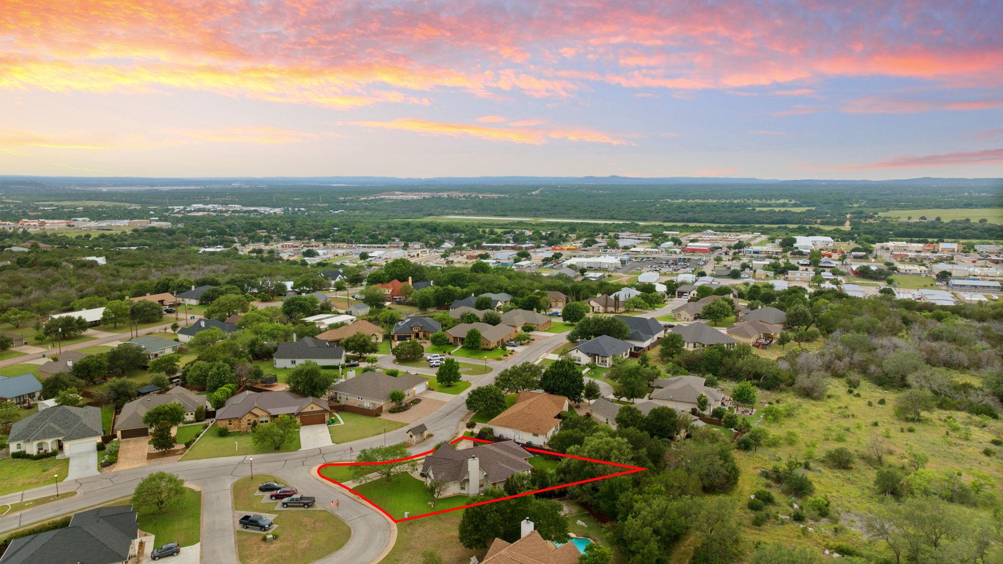 813 Lacey Oak Cir, Marble Falls, TX 78654
