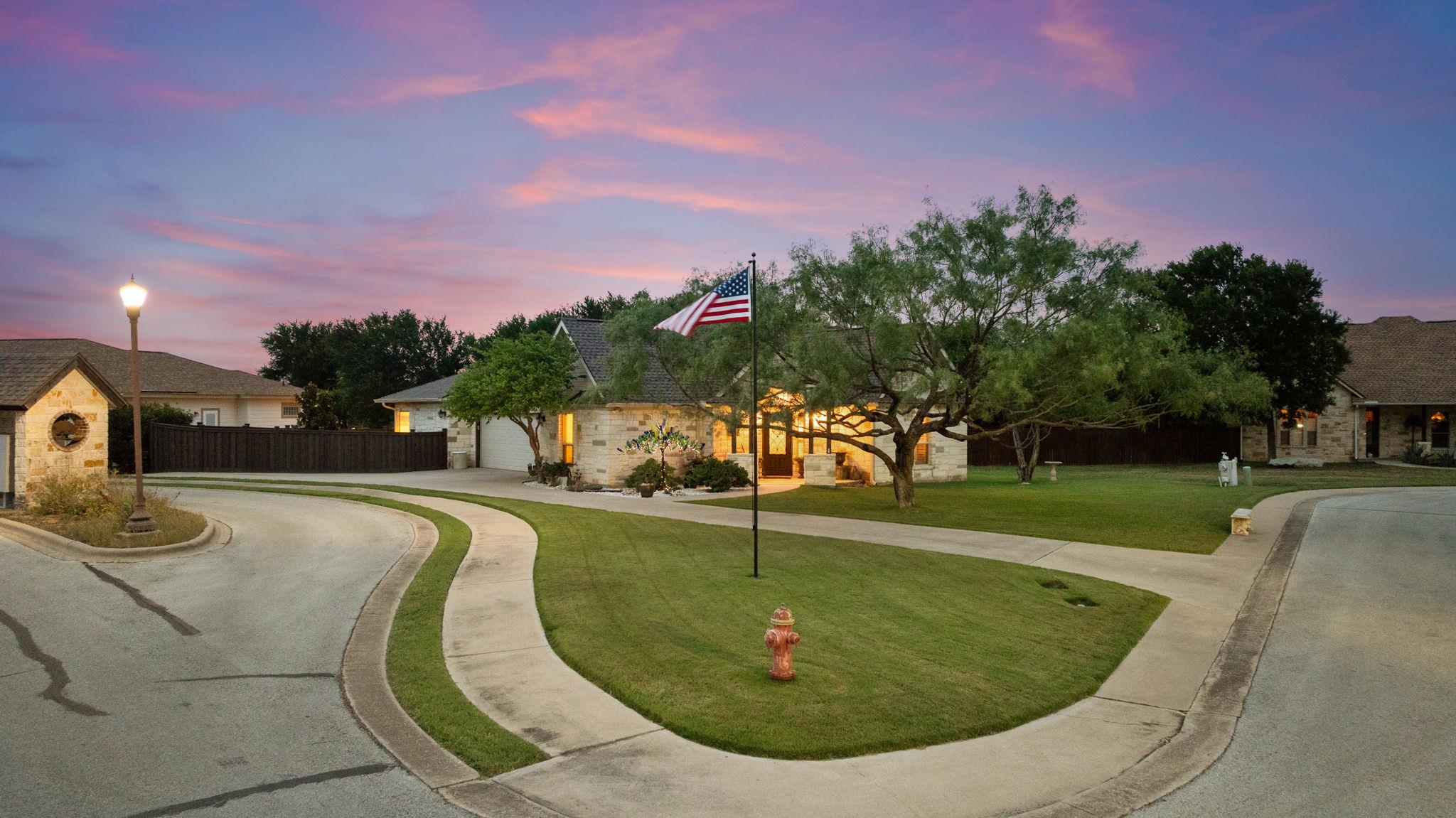 813 Lacey Oak Cir, Marble Falls, TX 78654