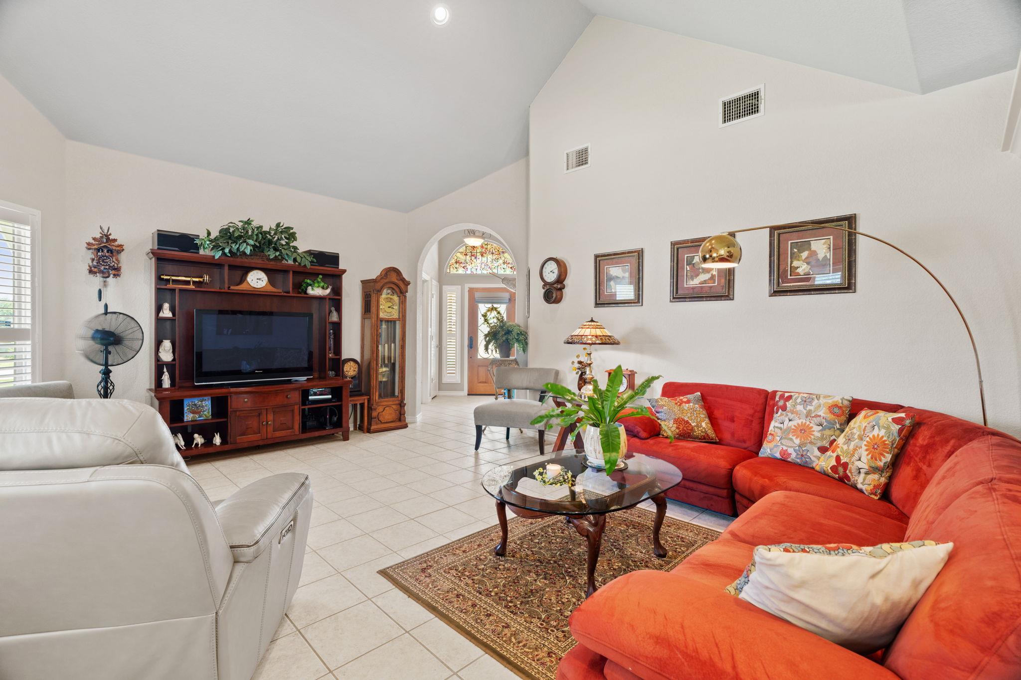 813 Lacey Oak Cir, Marble Falls, TX 78654