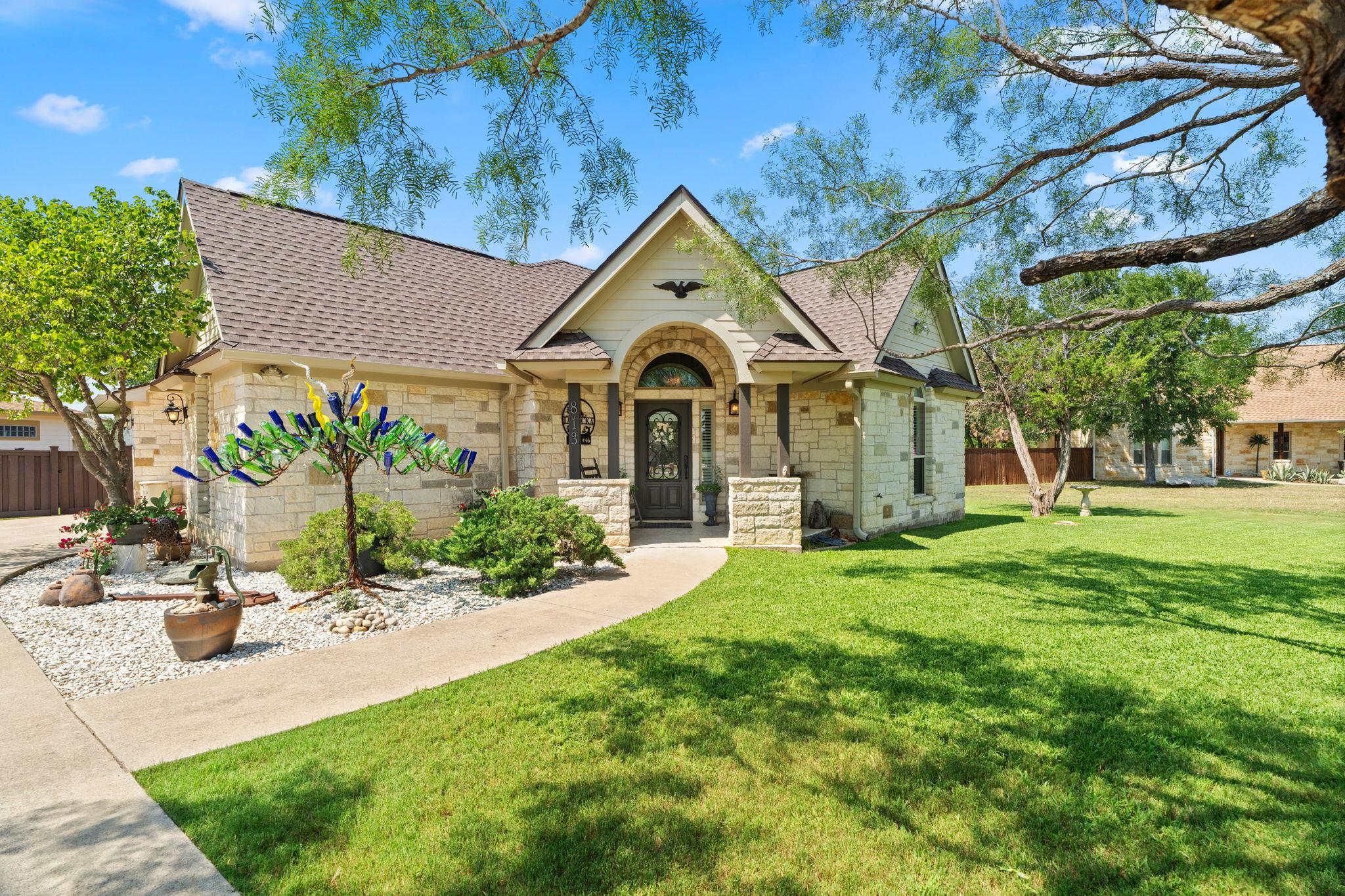 813 Lacey Oak Cir, Marble Falls, TX 78654