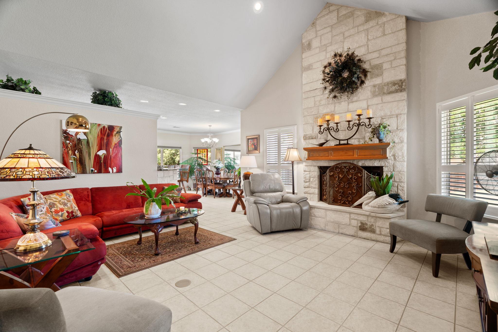 813 Lacey Oak Cir, Marble Falls, TX 78654